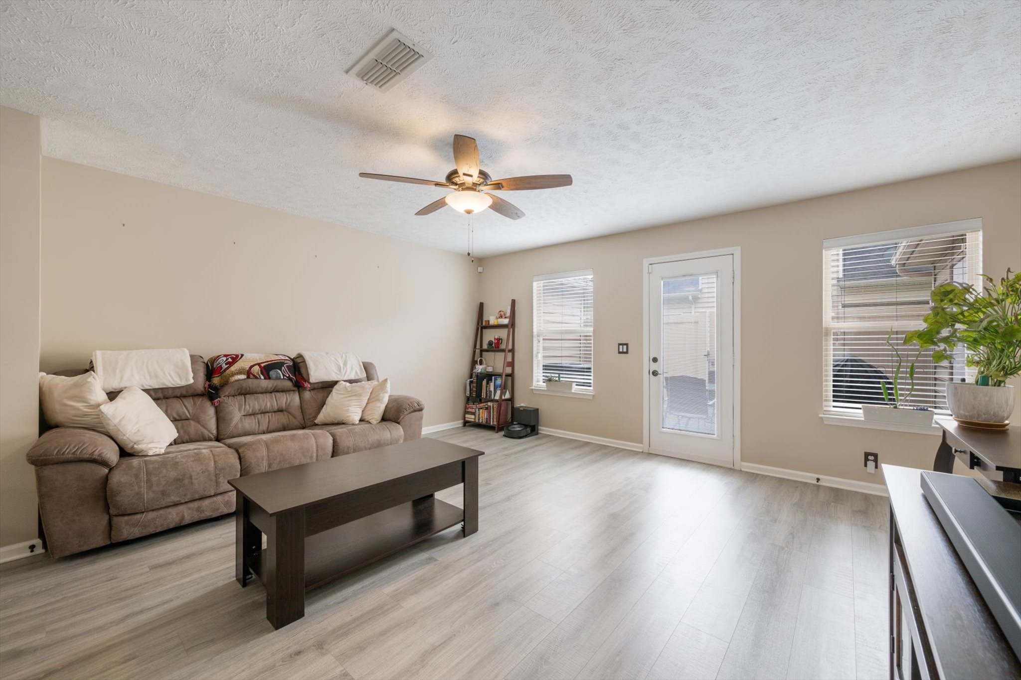 4115 War Emblem Ln