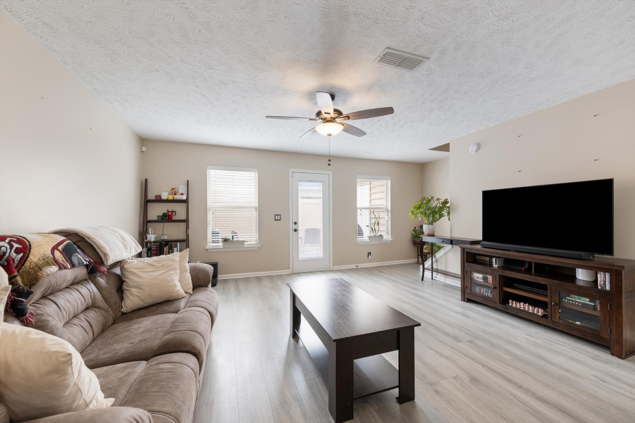 4115 War Emblem Ln