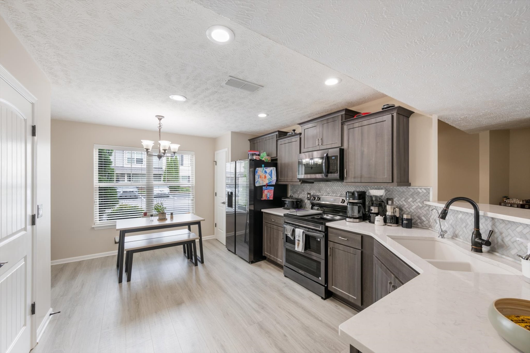 4115 War Emblem Ln