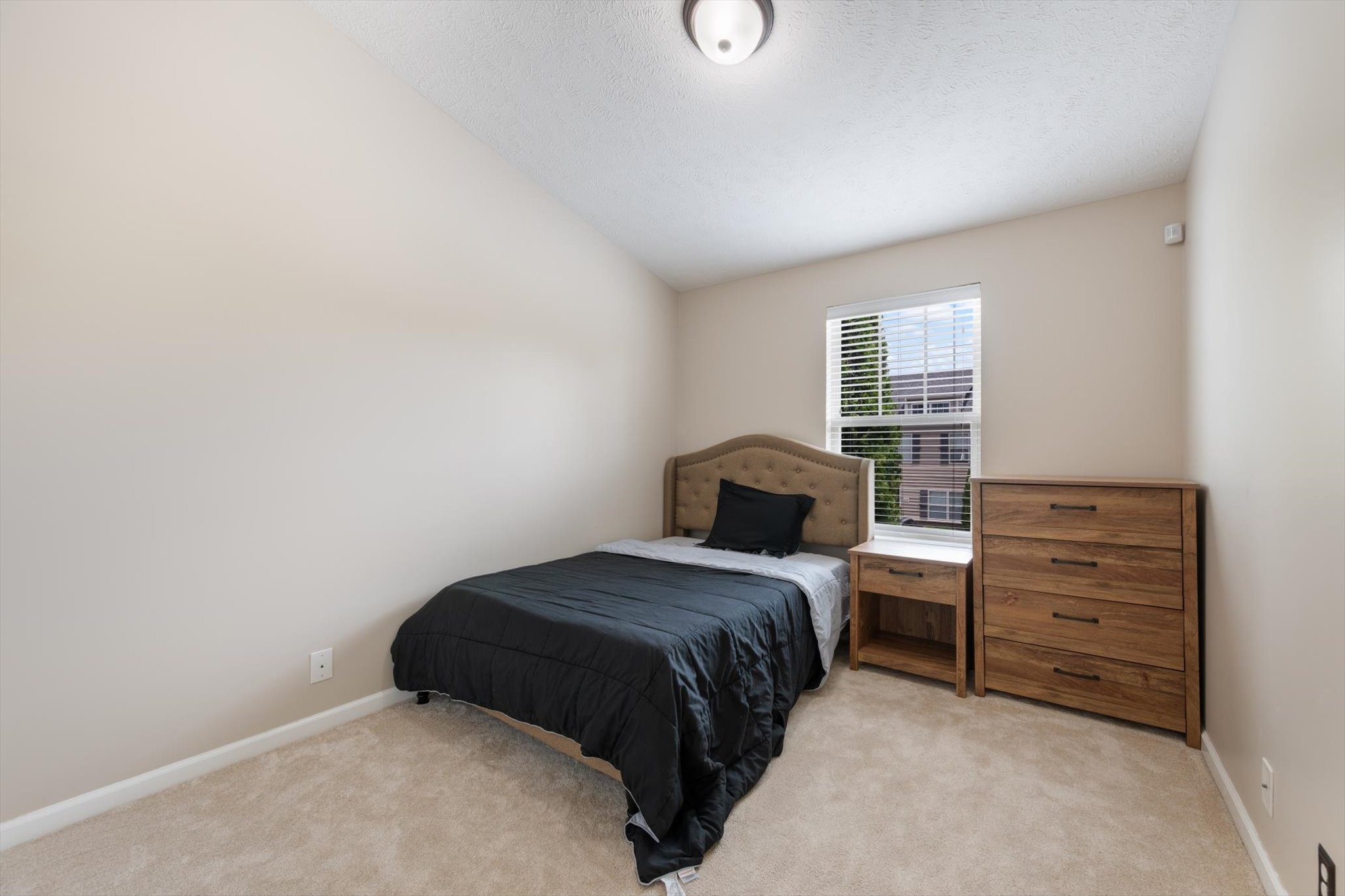 4115 War Emblem Ln
