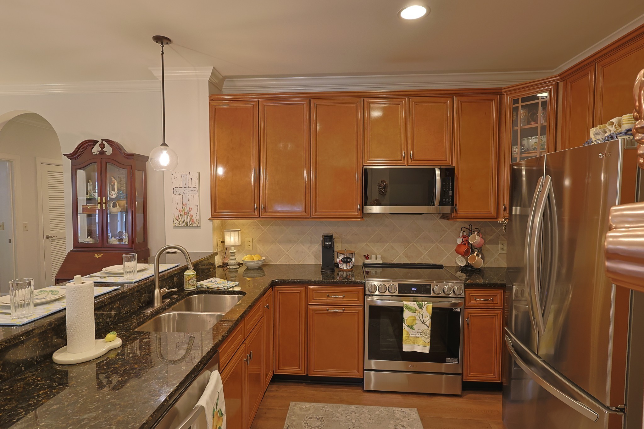 307 Seven Springs Way Unit: 304