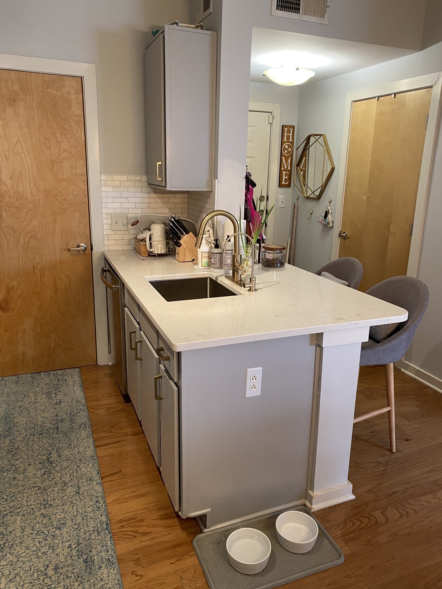 1803 Broadway Unit: 203