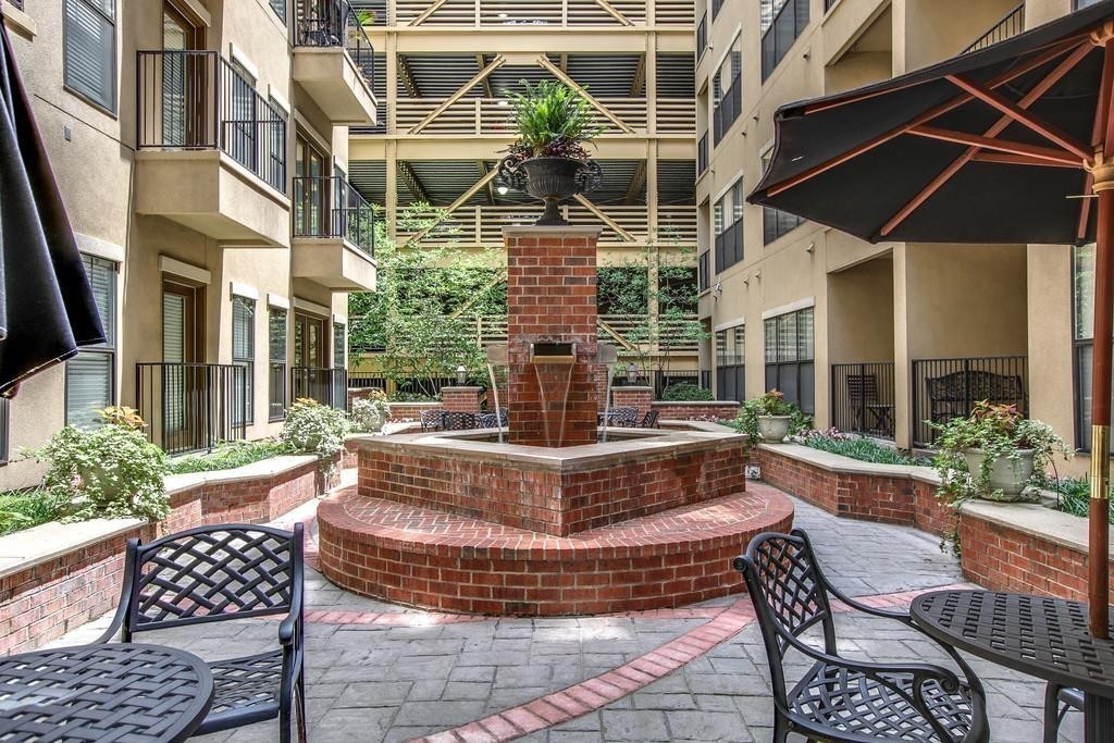 1803 Broadway Unit: 203