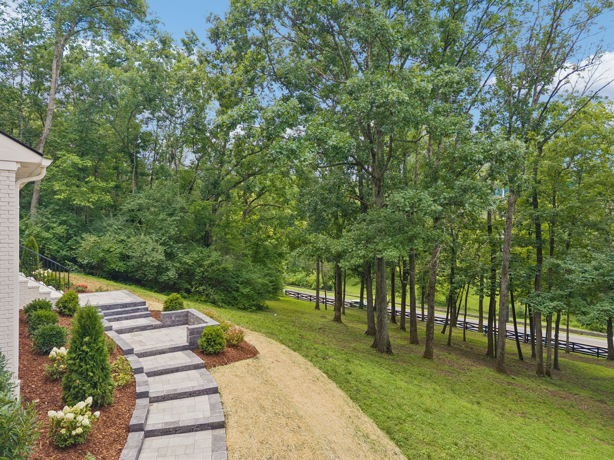 6004 Hillsboro Pike