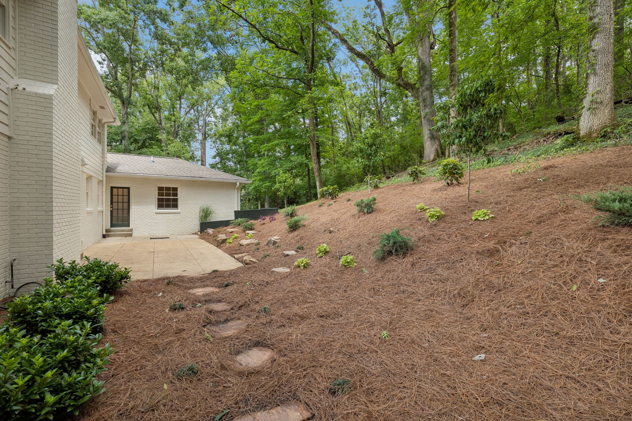 6004 Hillsboro Pike