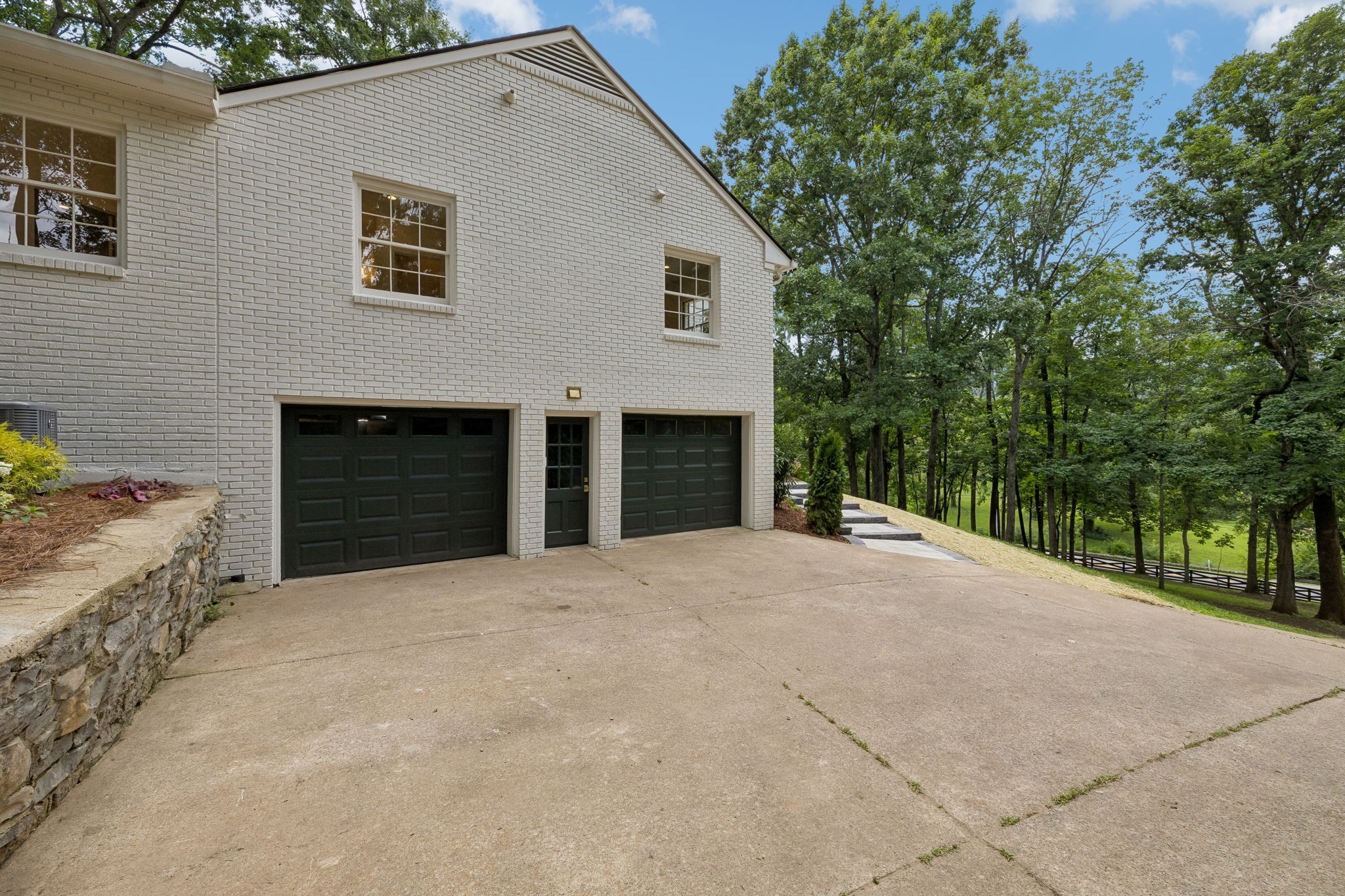 6004 Hillsboro Pike