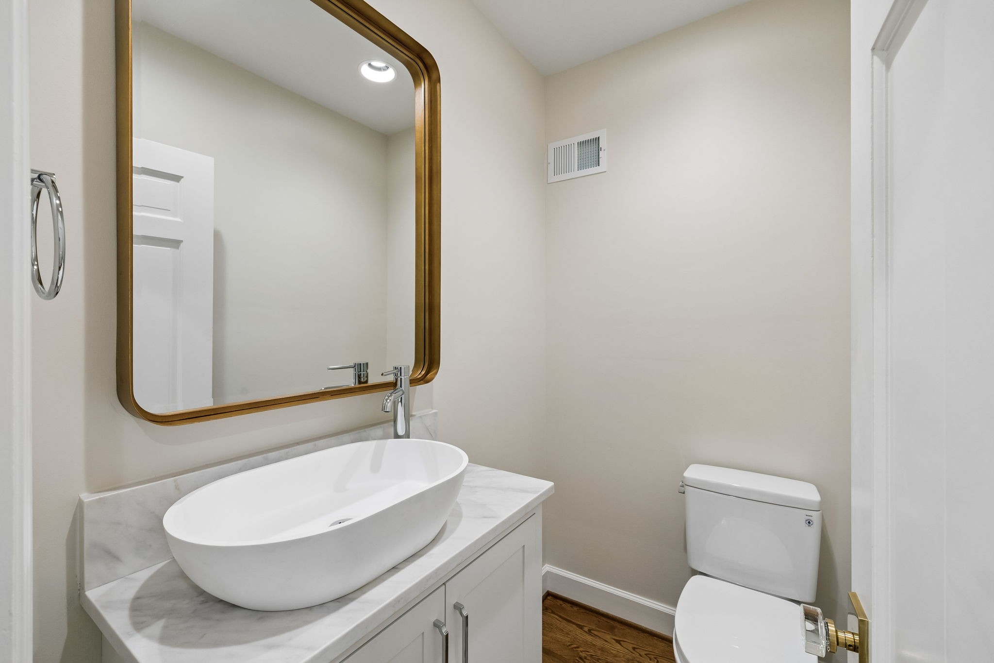 6004 Hillsboro Pike