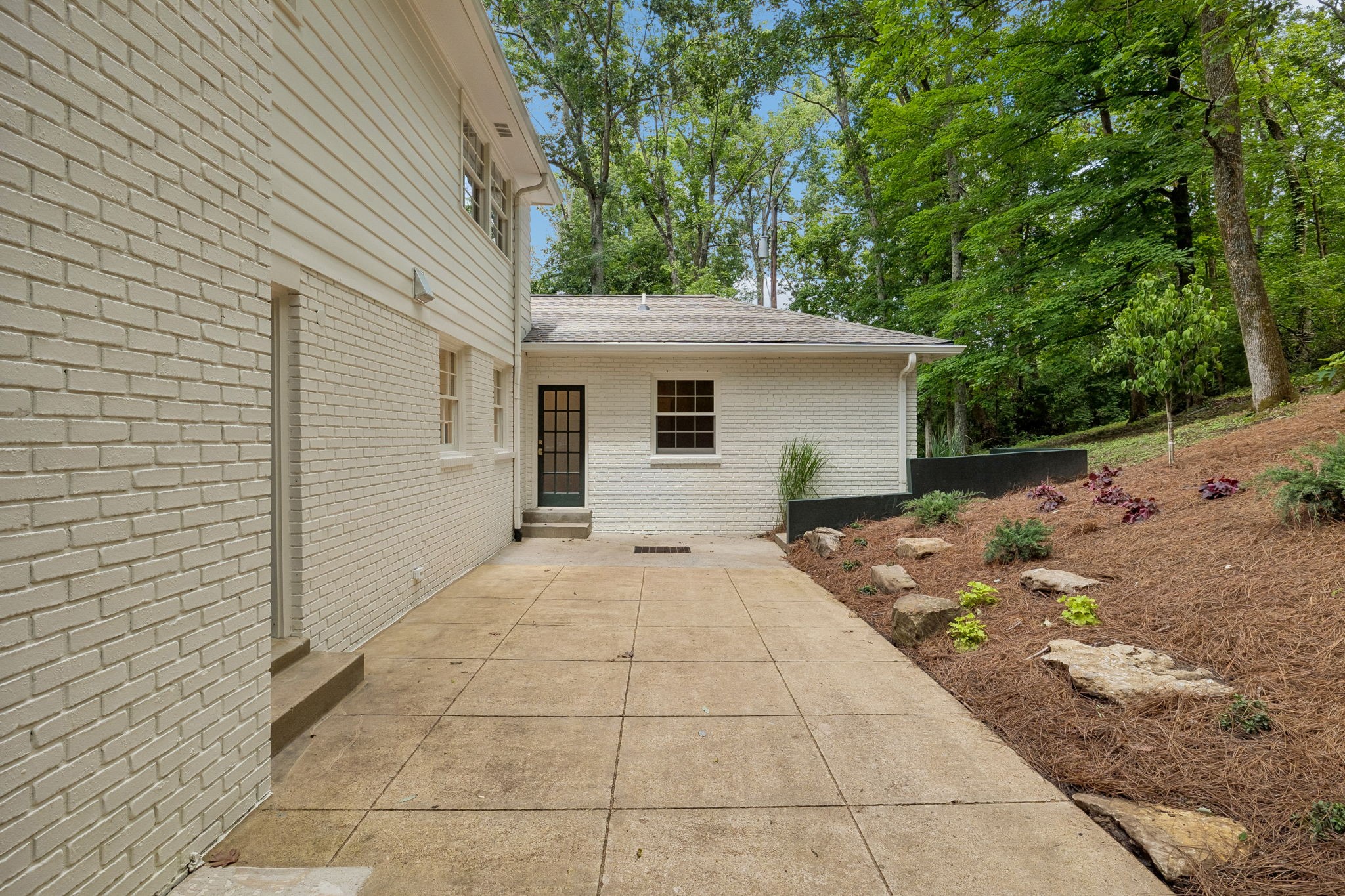 6004 Hillsboro Pike