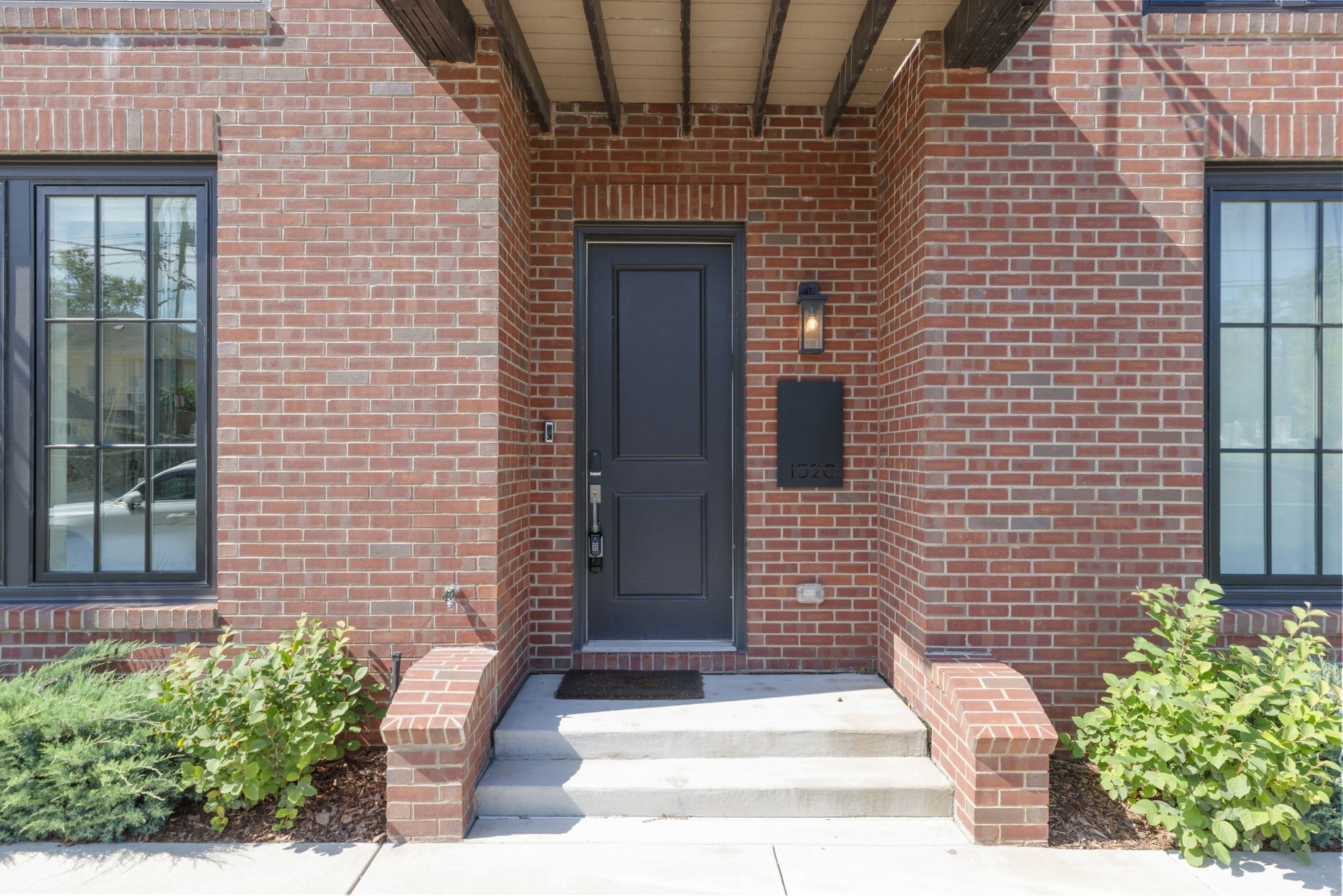1520 Edgehill Ave