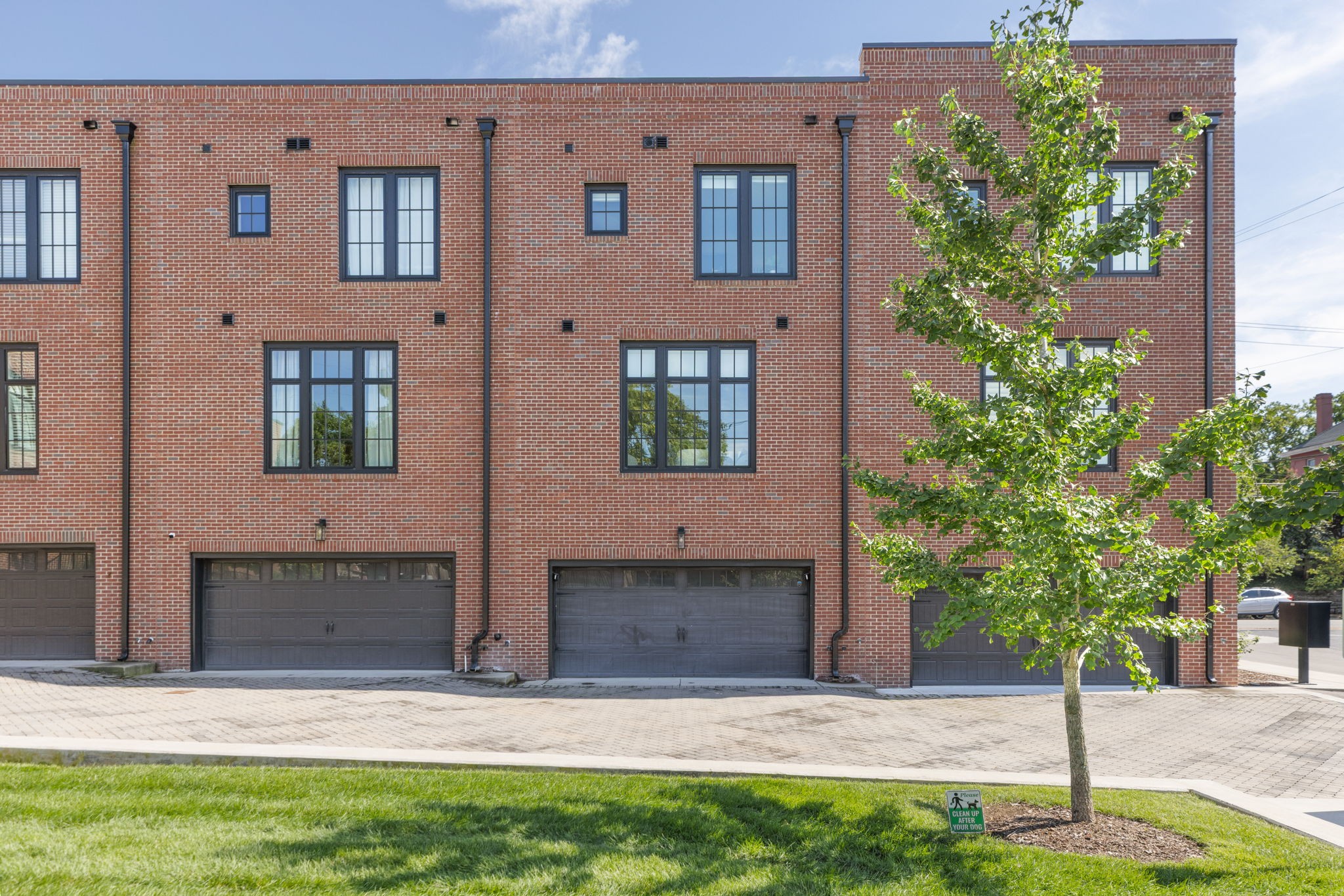 1520 Edgehill Ave