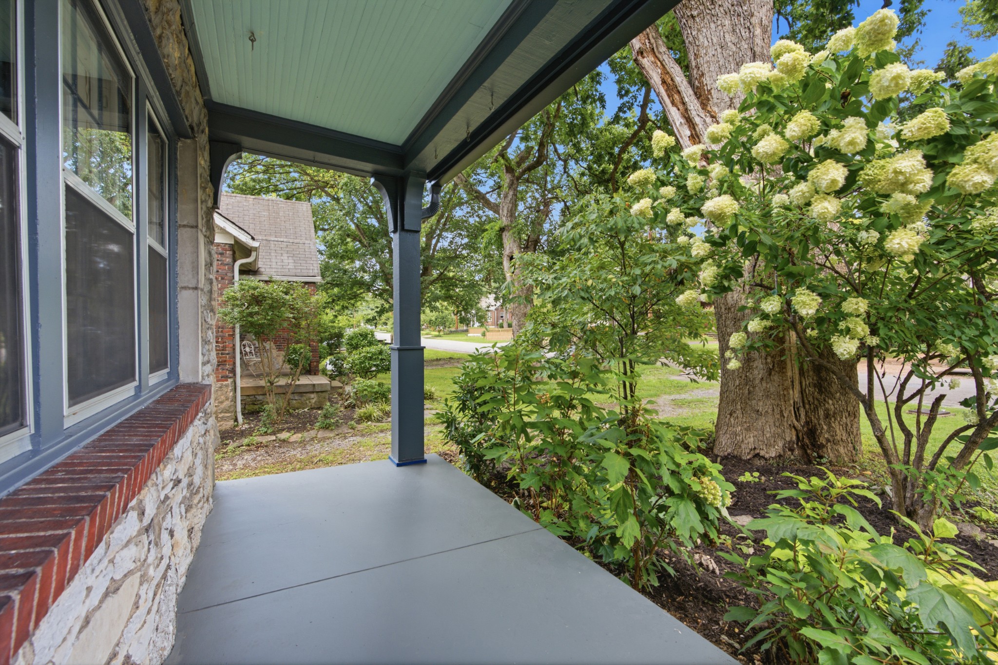 2611 W Linden Ave