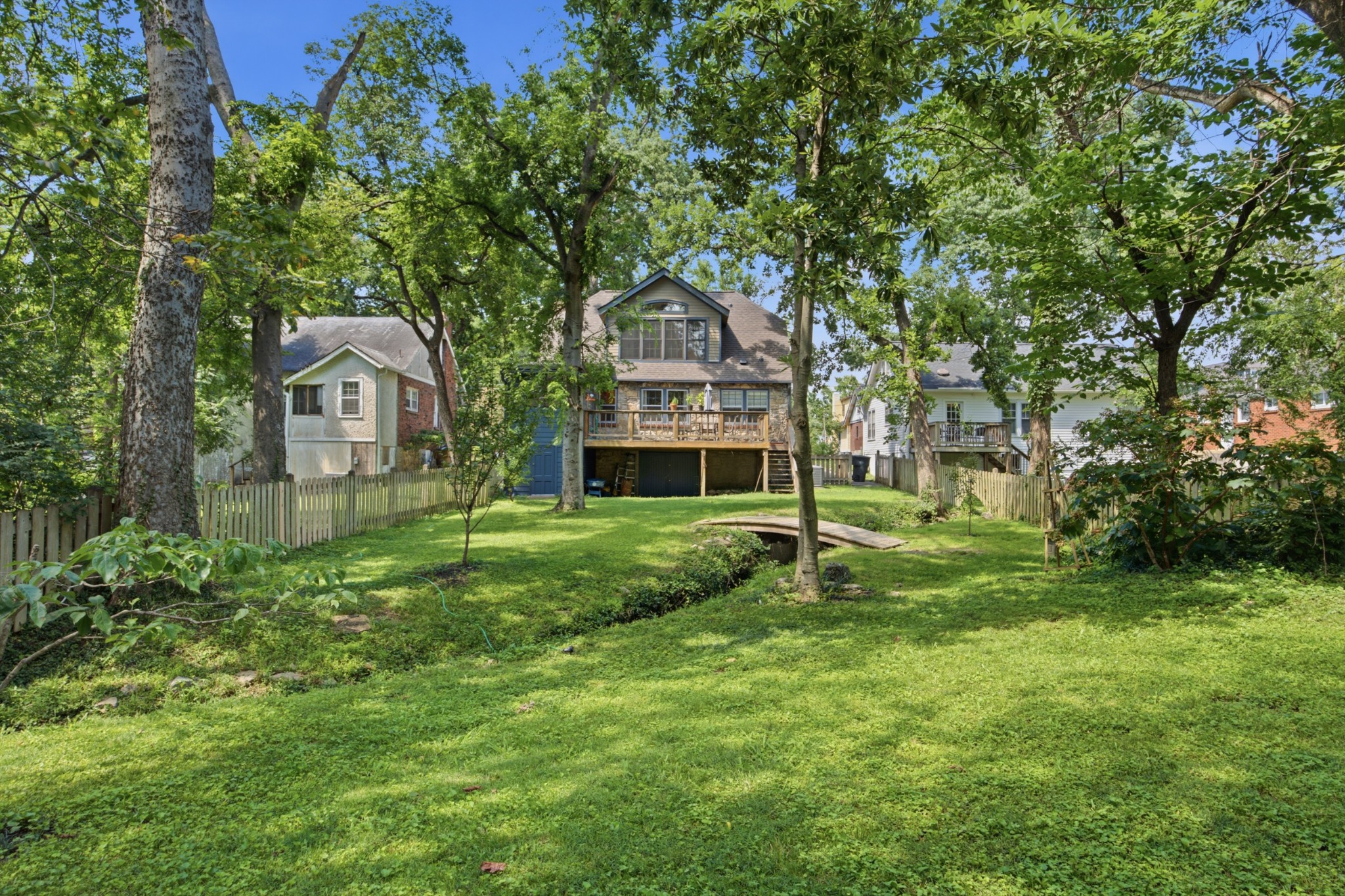 2611 W Linden Ave