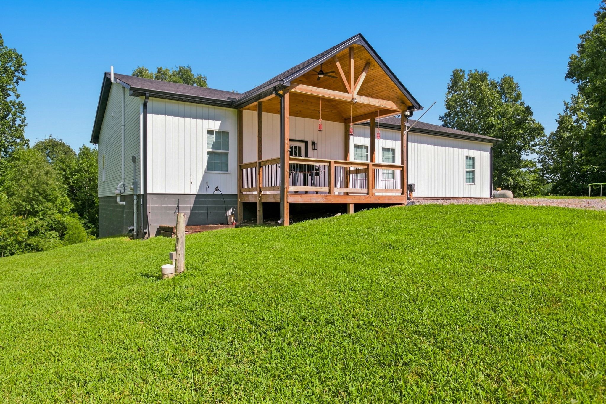 4251 Old Metal Rd