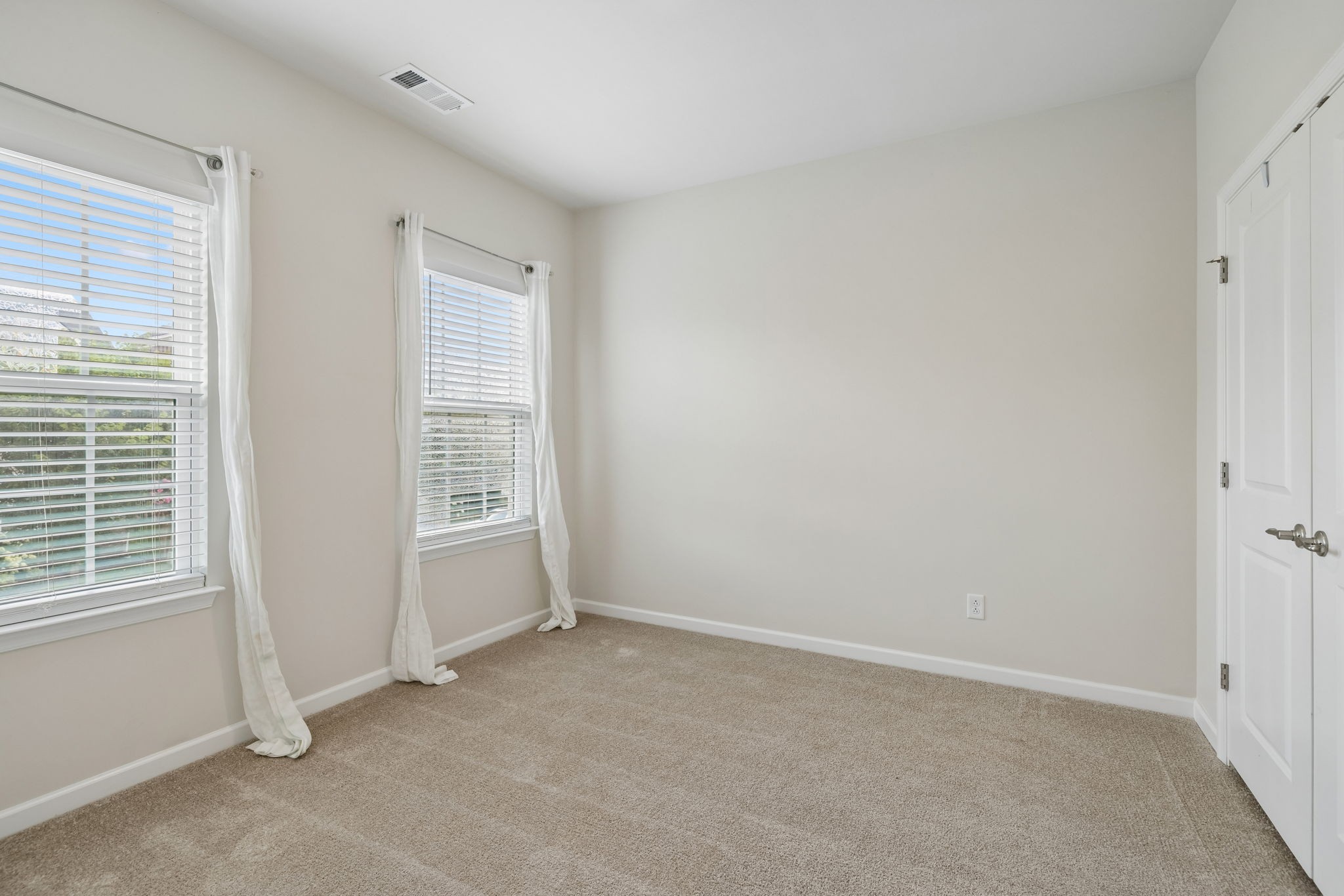 2030 Oglethorpe Dr
