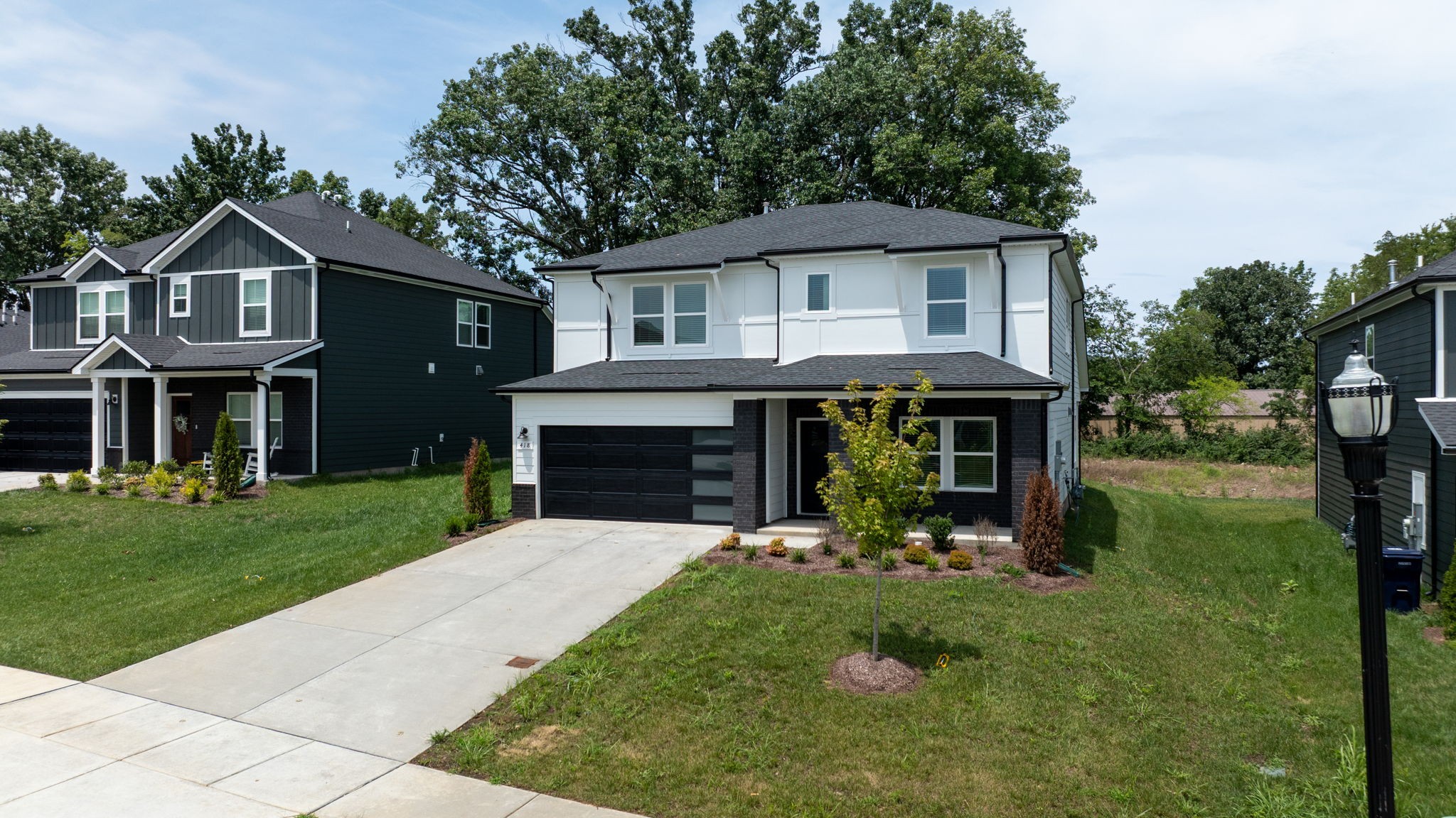 418 Long Dr