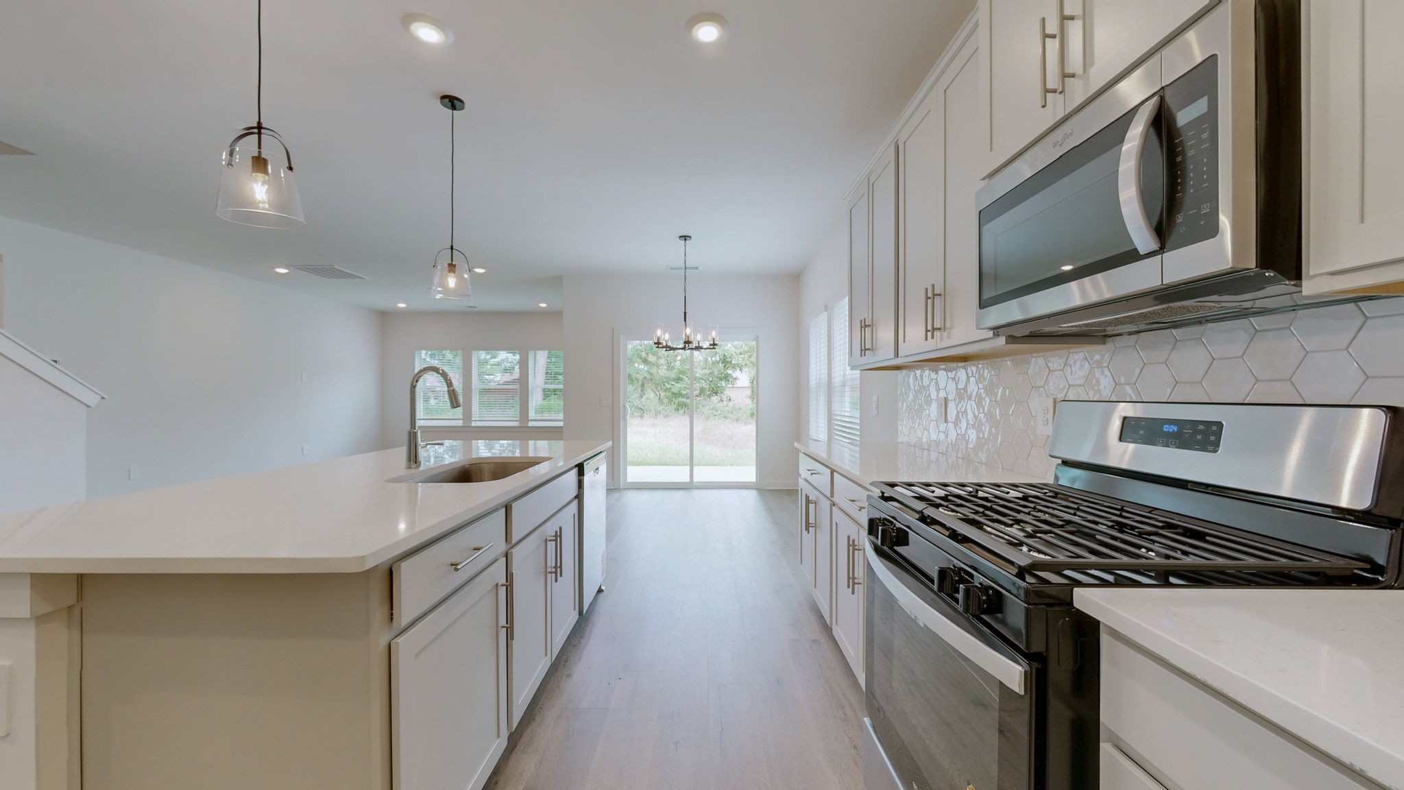 418 Long Dr