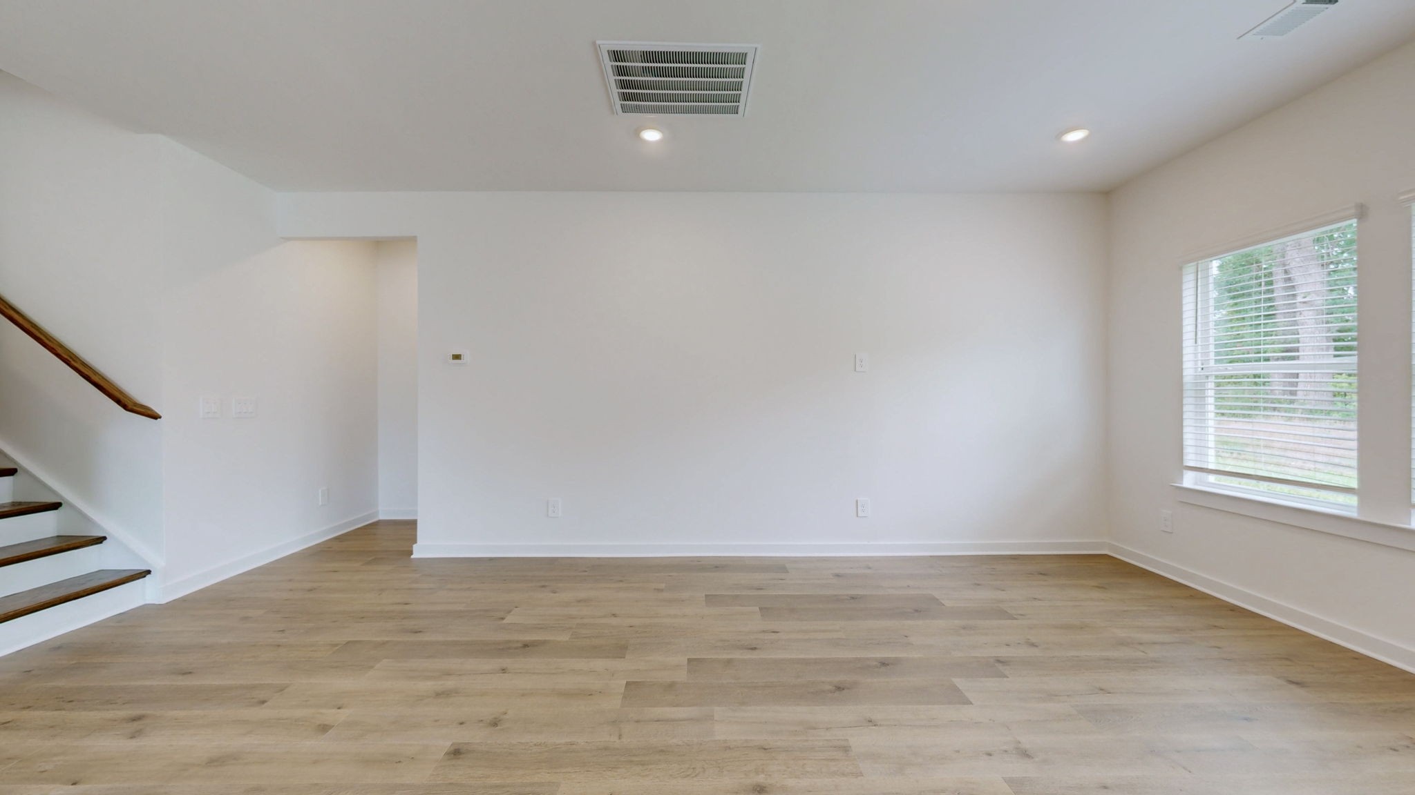 418 Long Dr