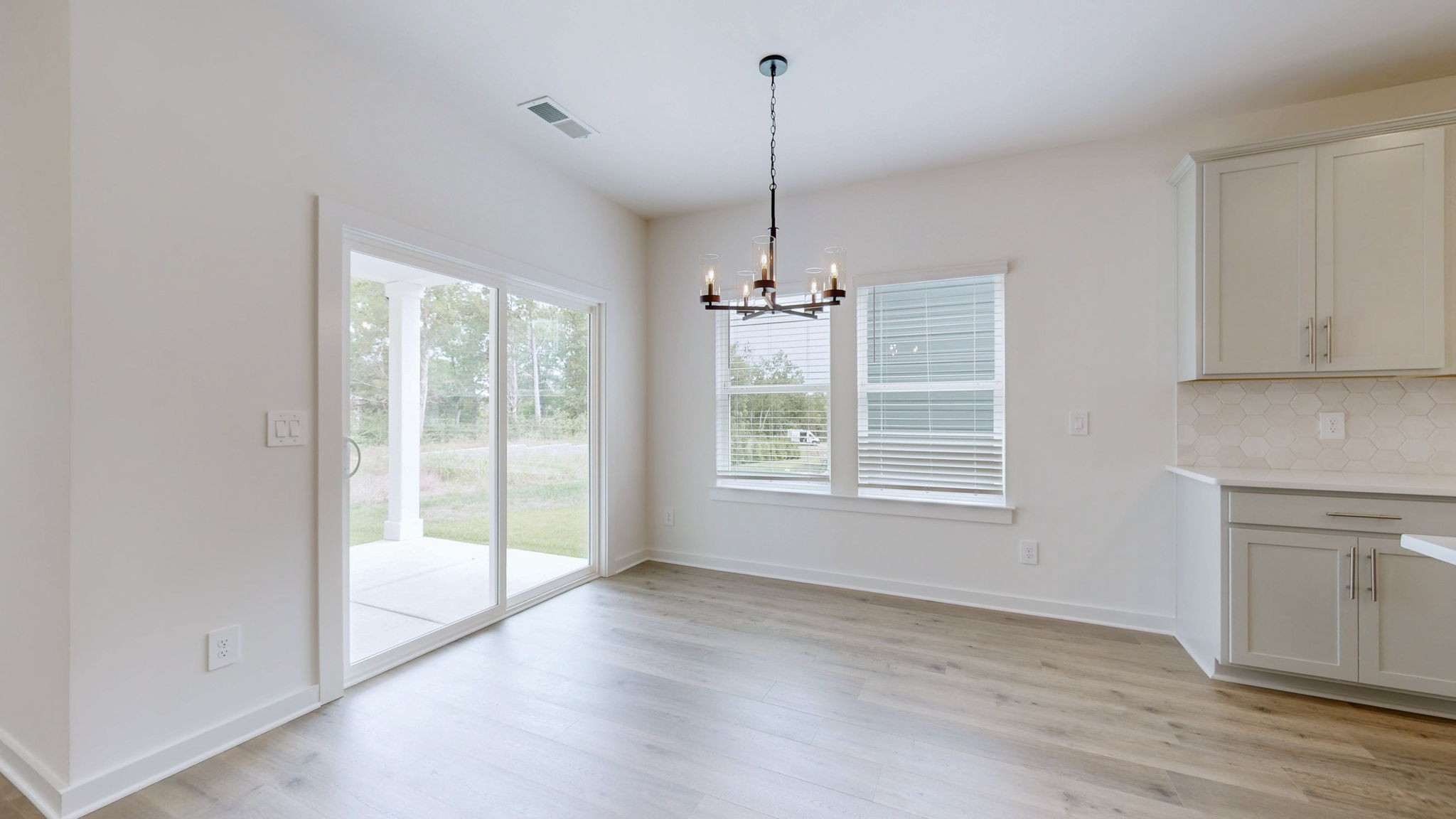 418 Long Dr