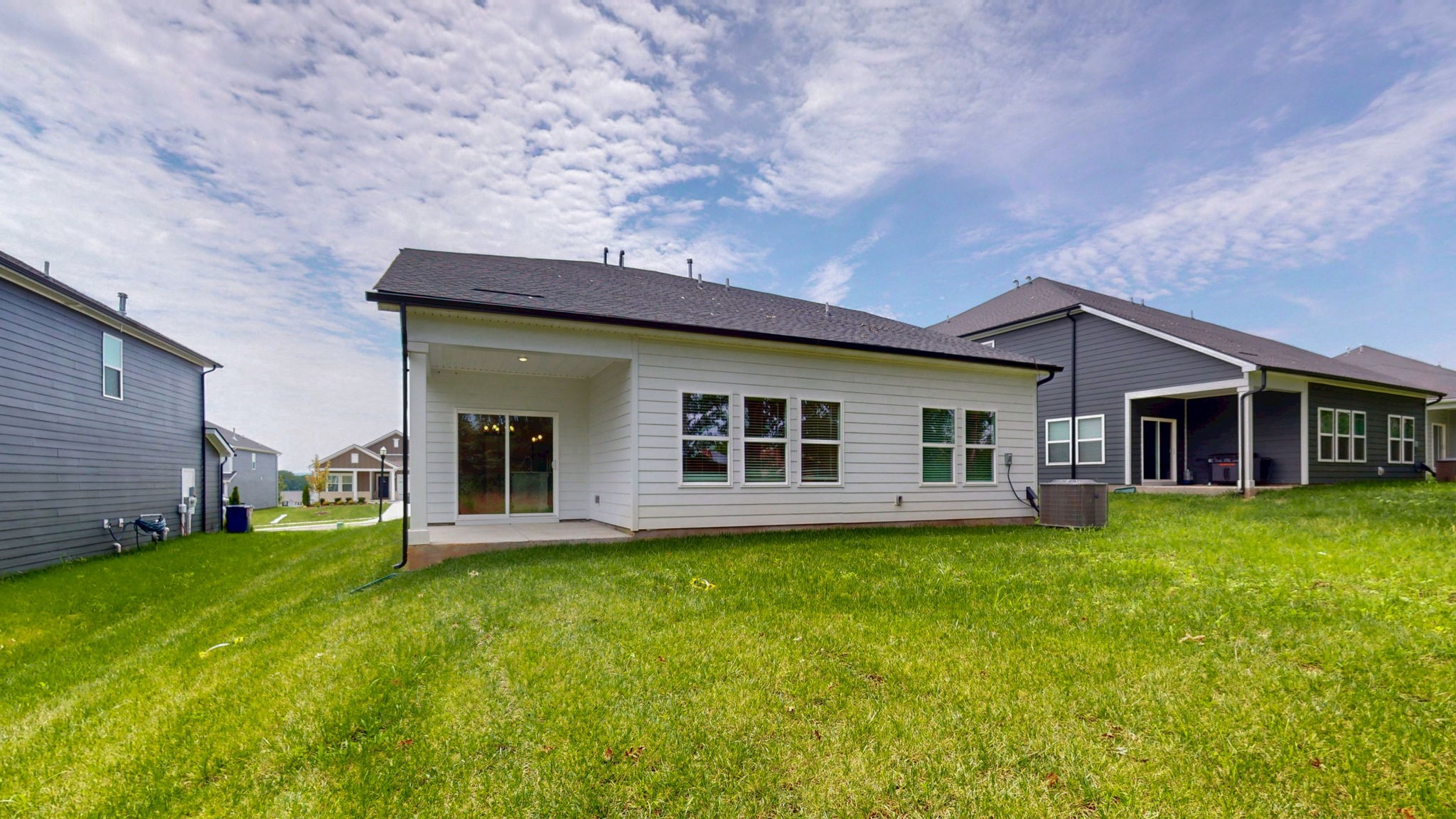 418 Long Dr