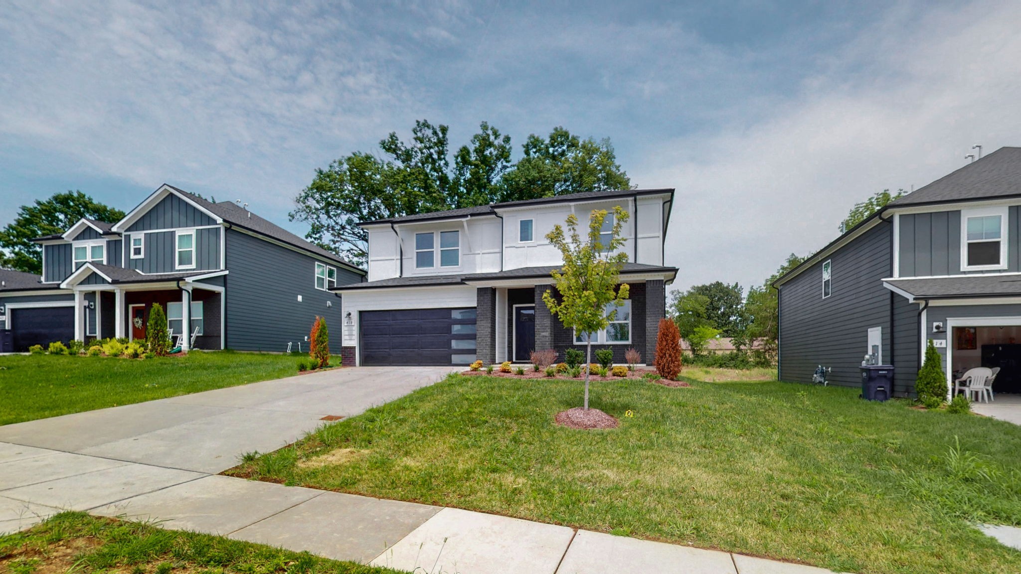418 Long Dr