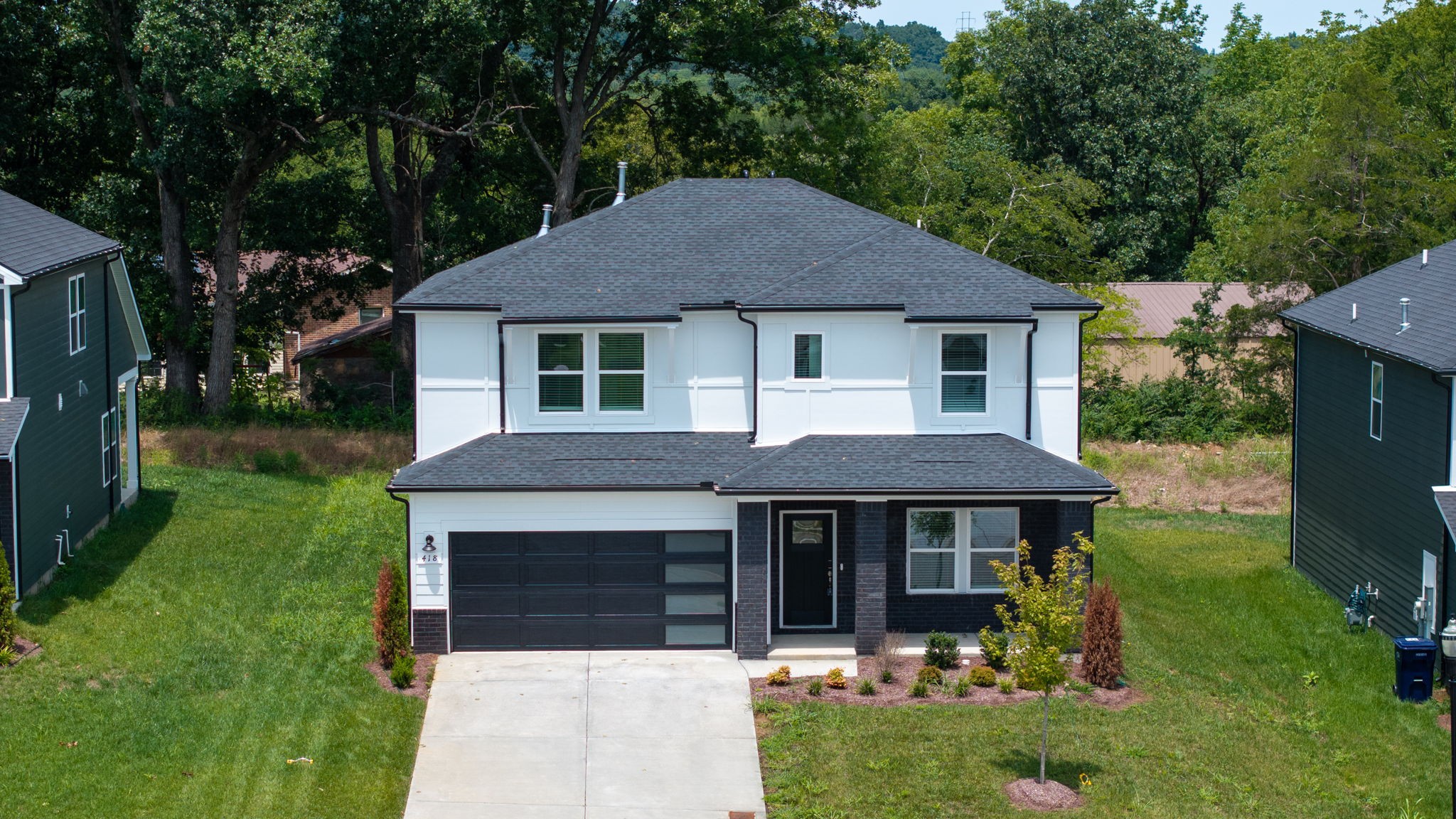 418 Long Dr