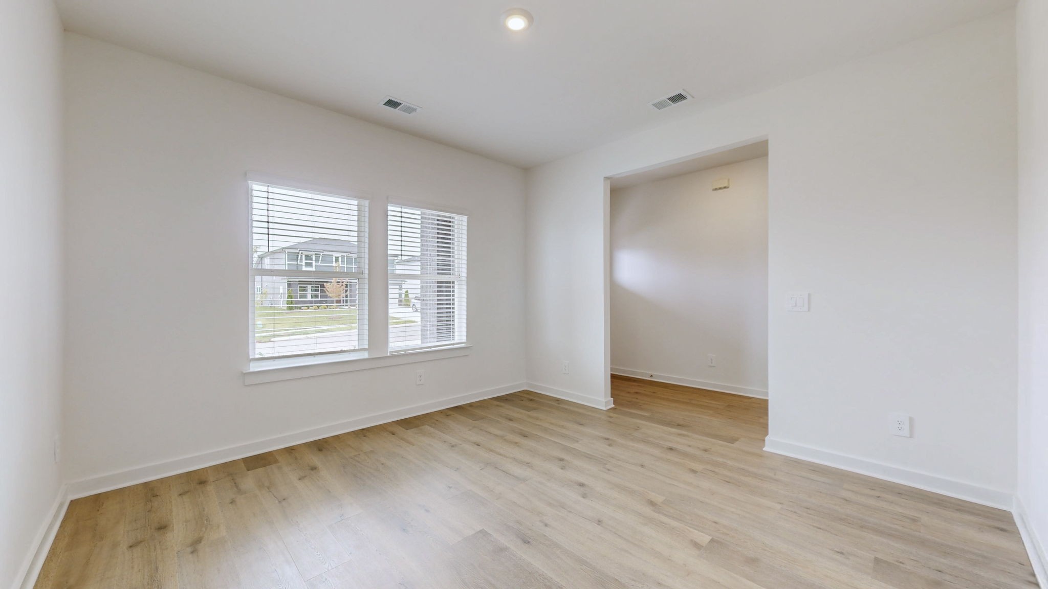 418 Long Dr