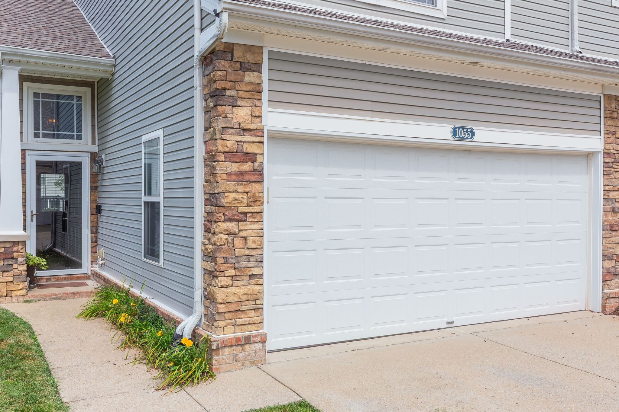 1055 Somerset Springs Dr