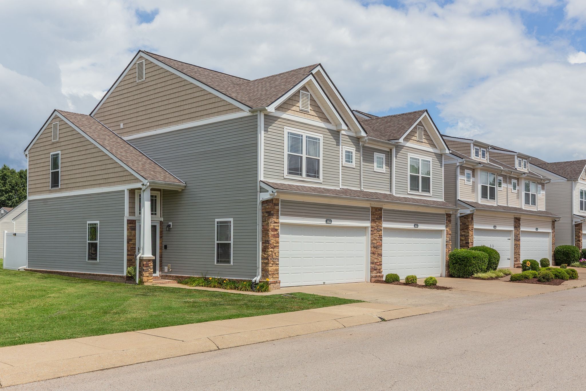 1055 Somerset Springs Dr