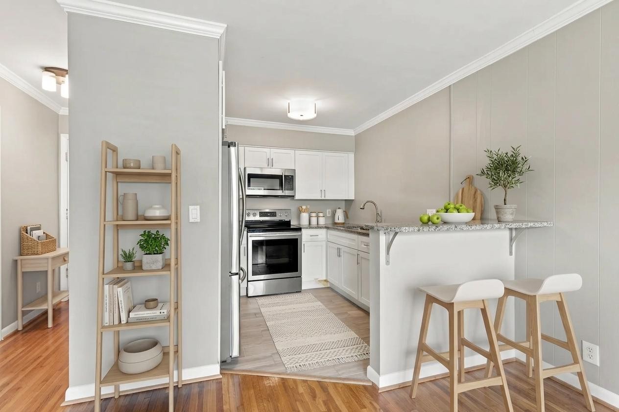 2020 Beech Ave Unit: A11
