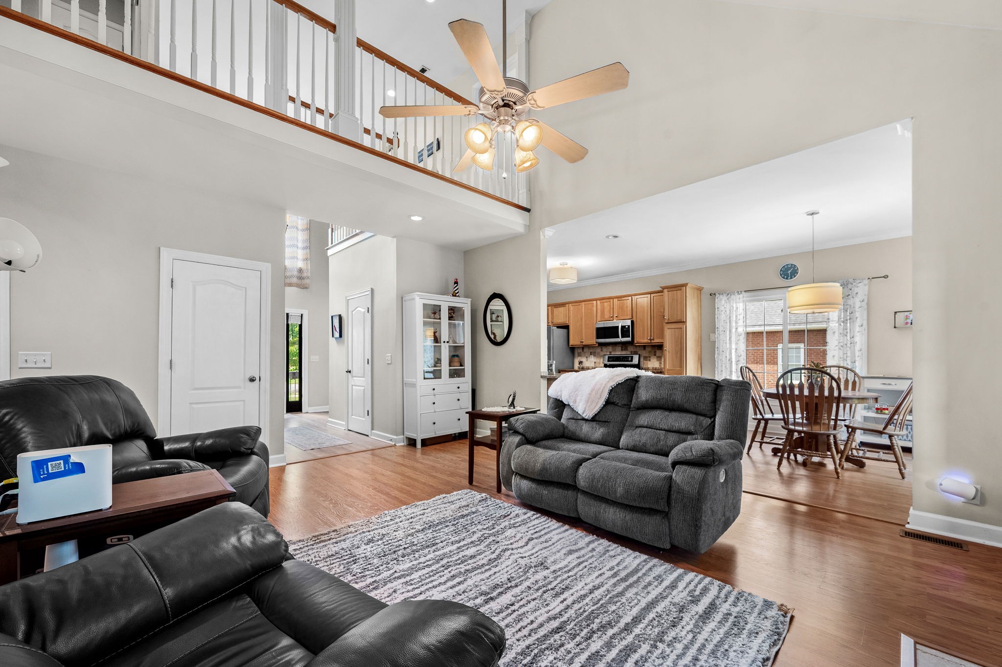 3084 Vicwood Dr