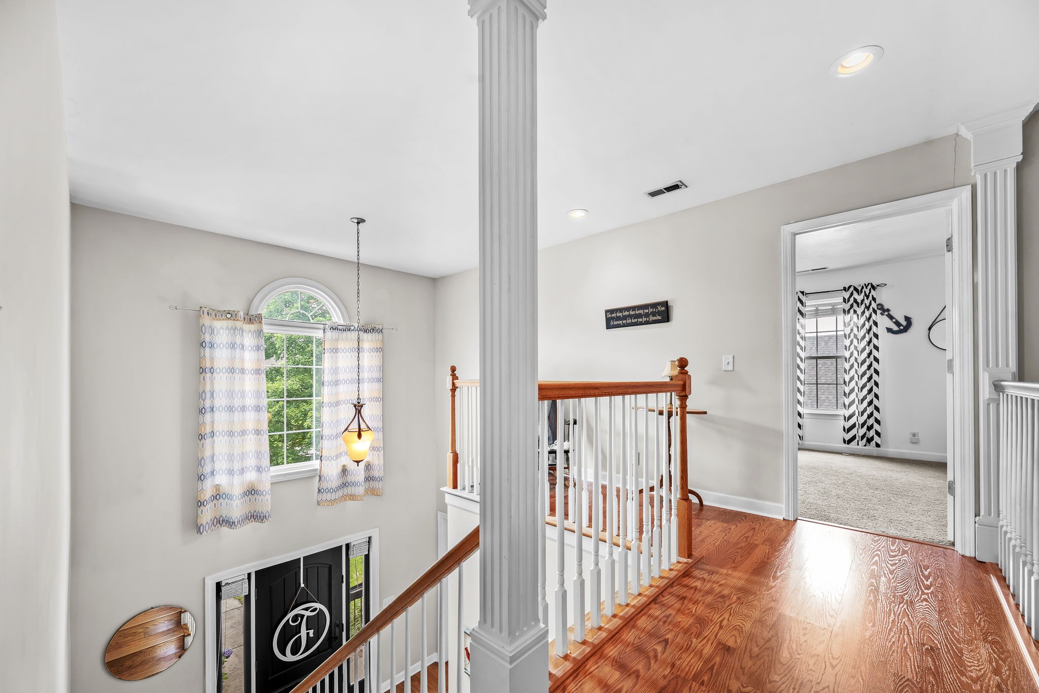 3084 Vicwood Dr