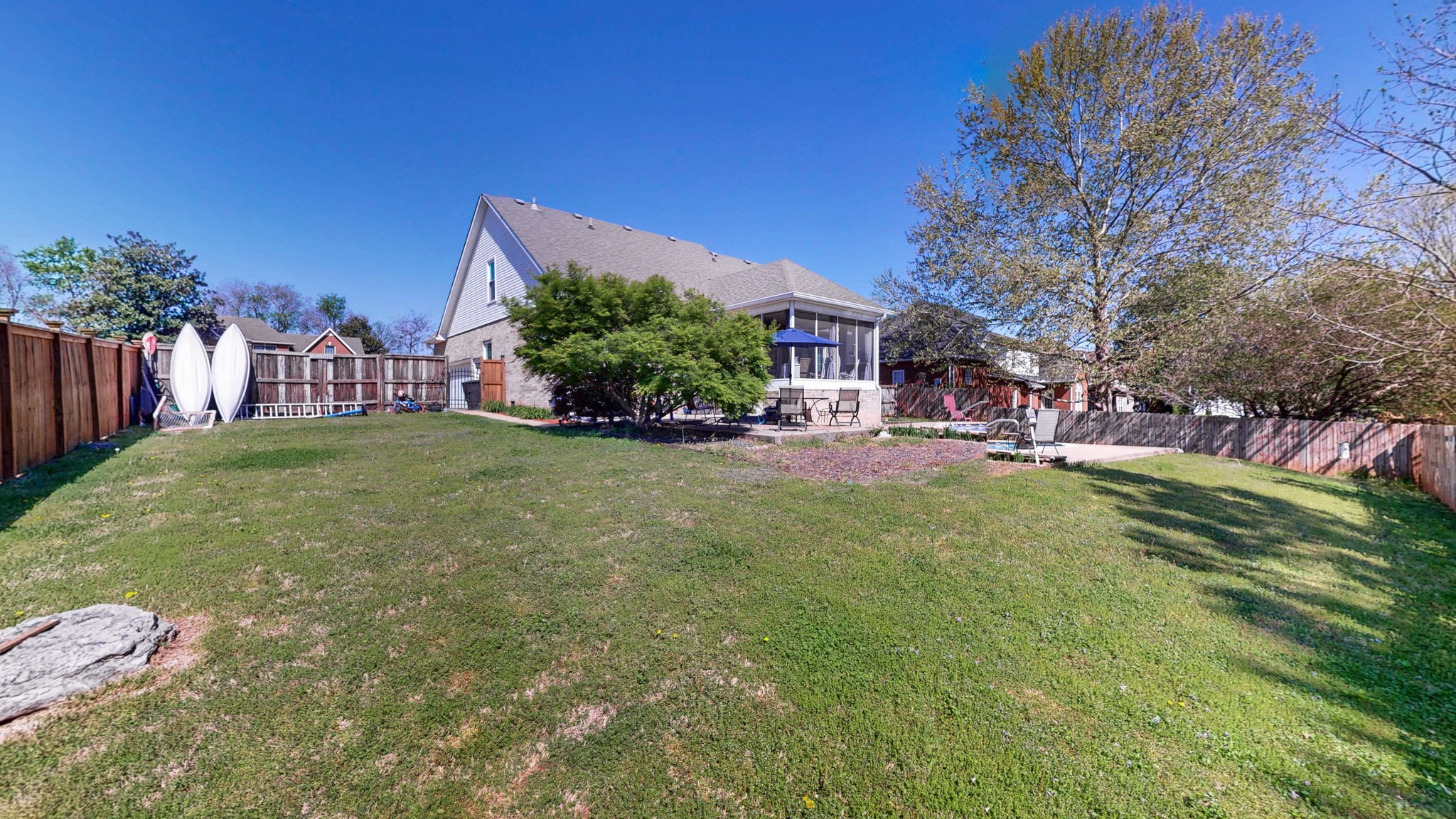 3084 Vicwood Dr