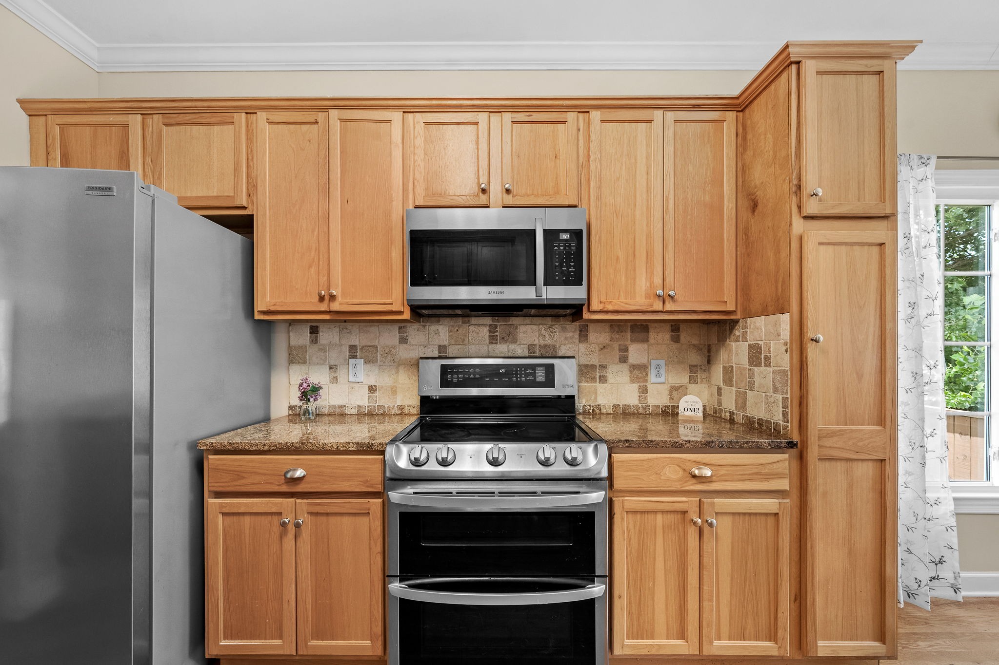 3084 Vicwood Dr