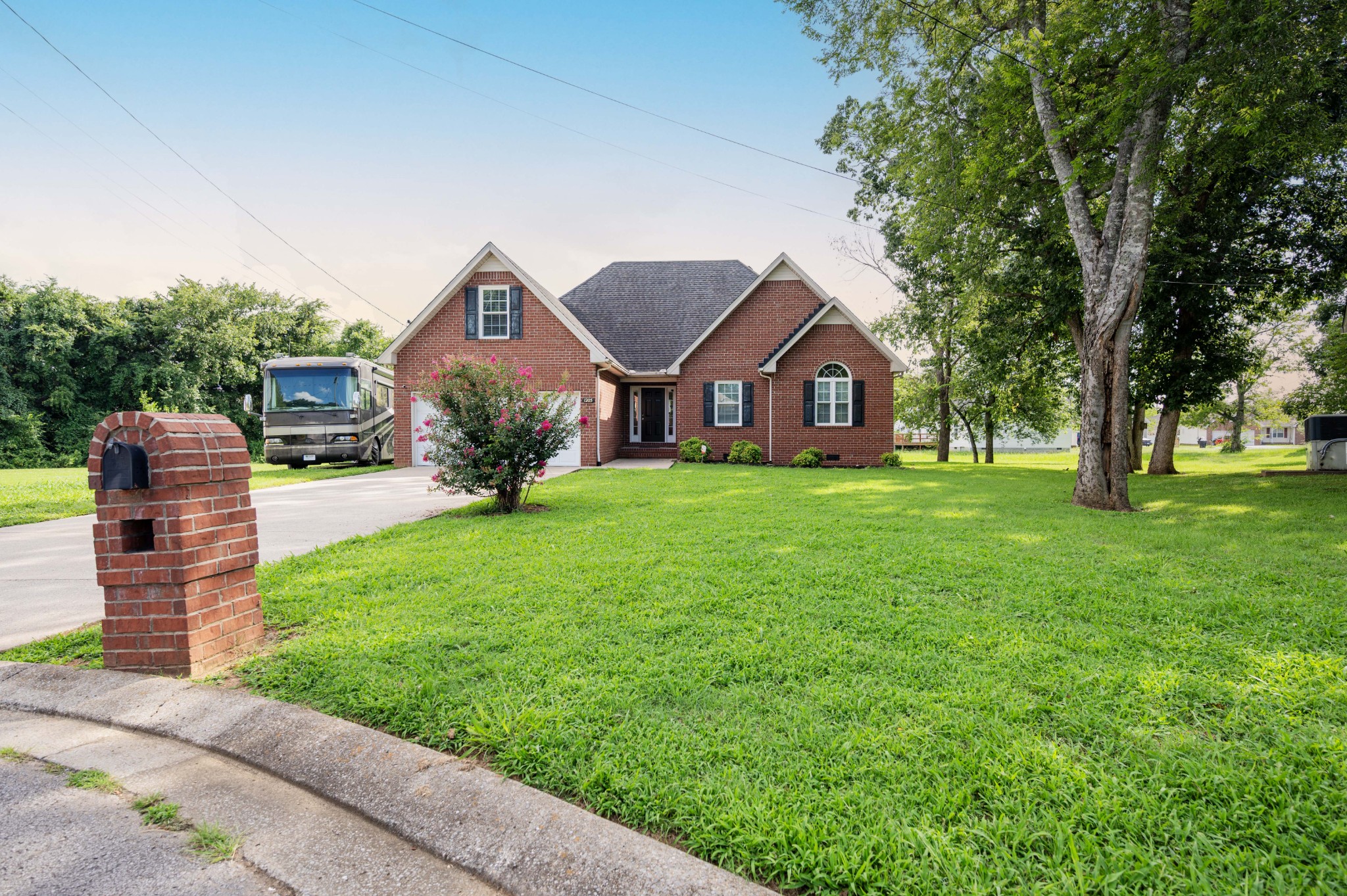1205 Edgewood Ct