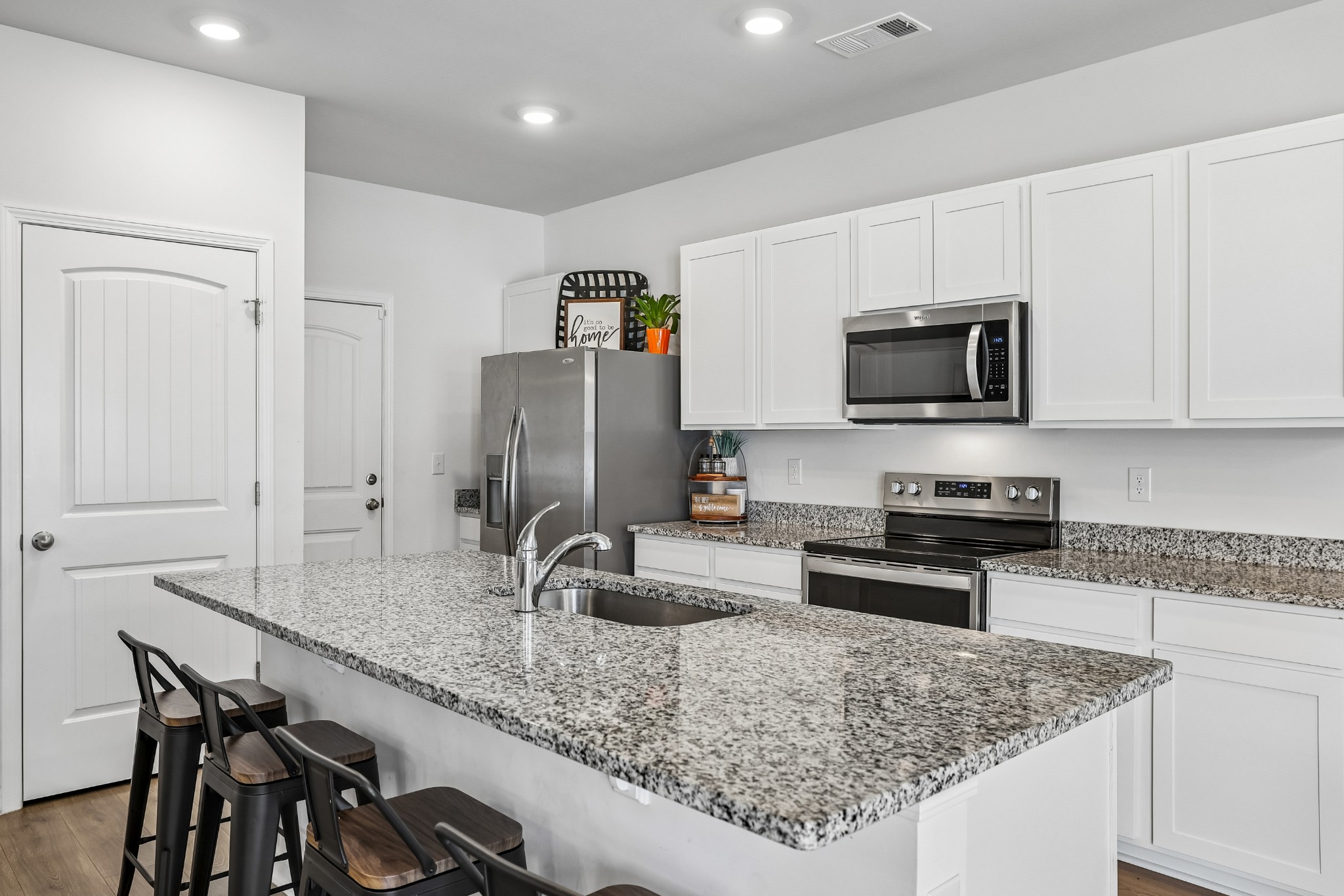 213 River Forest Dr