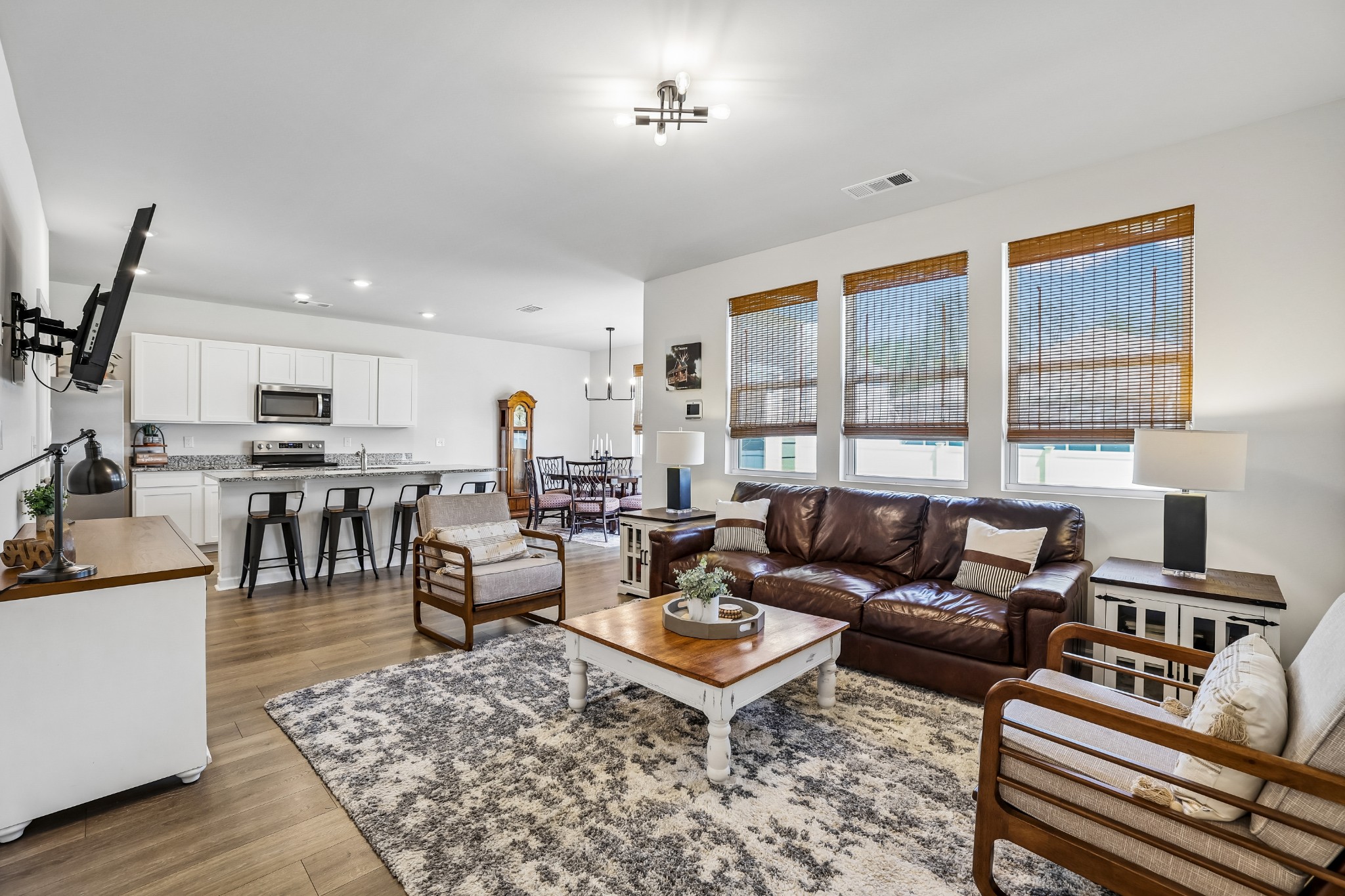213 River Forest Dr