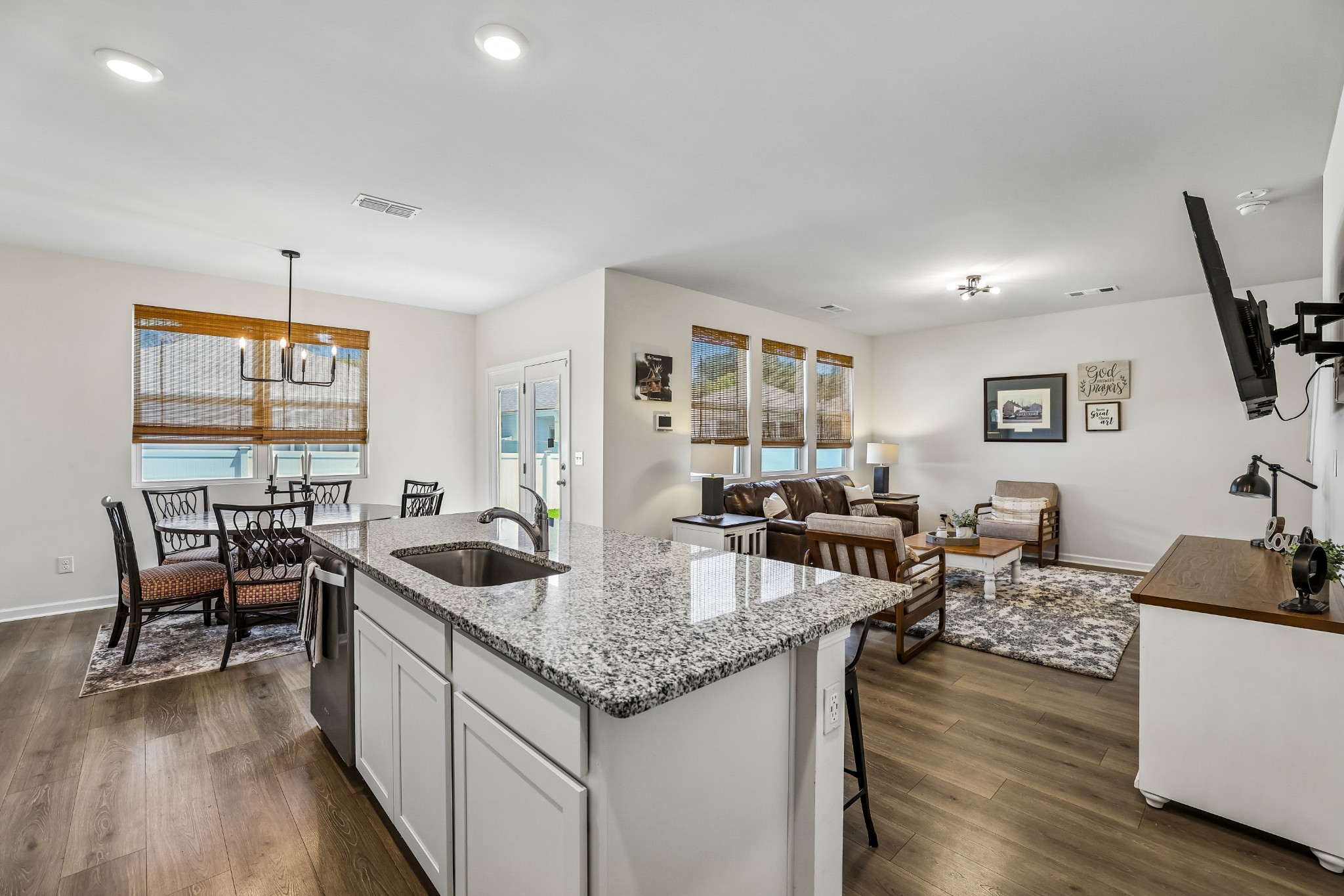 213 River Forest Dr