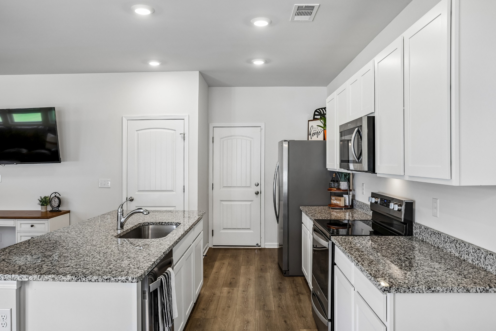 213 River Forest Dr