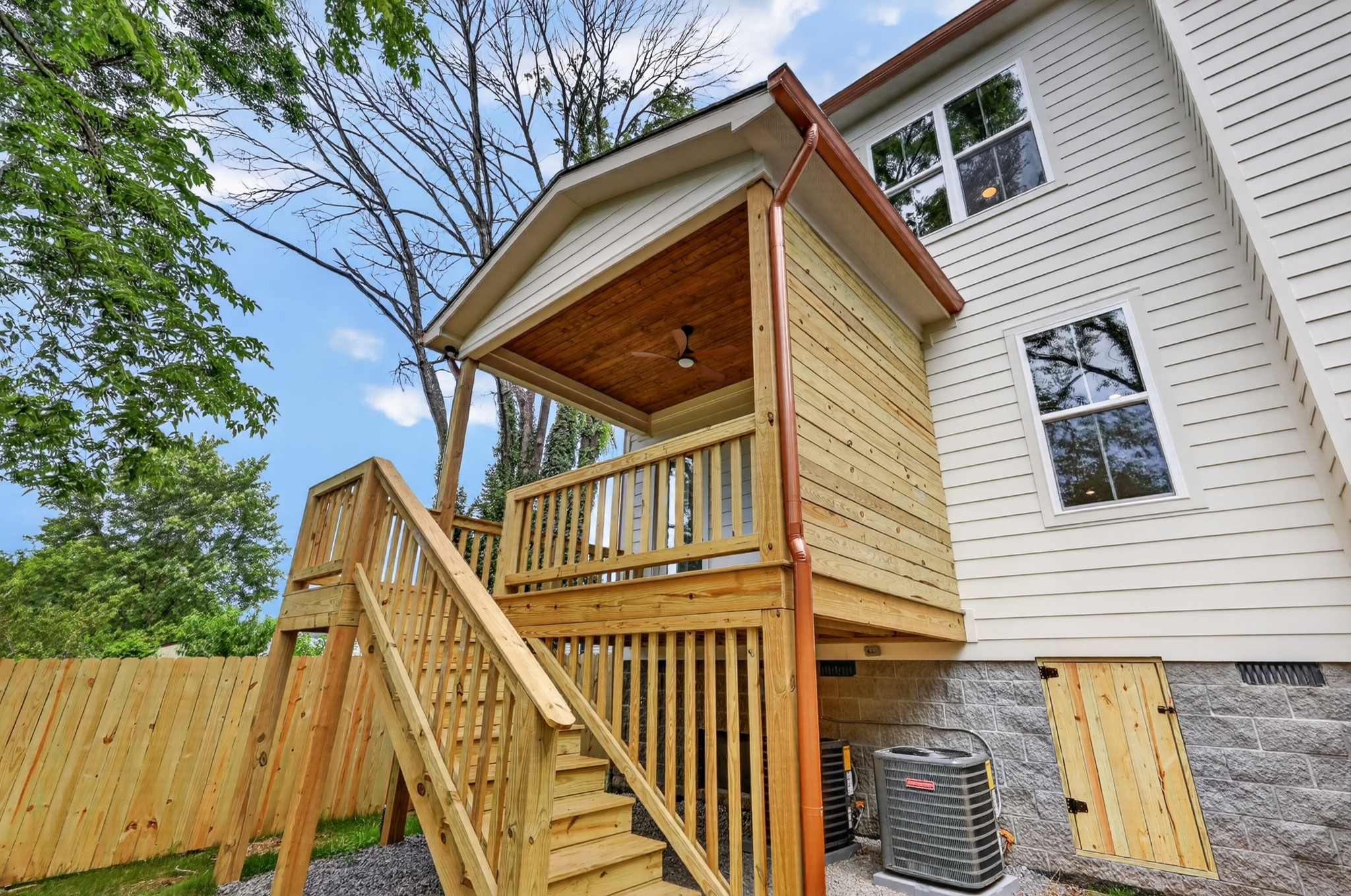 60A Creighton Ave