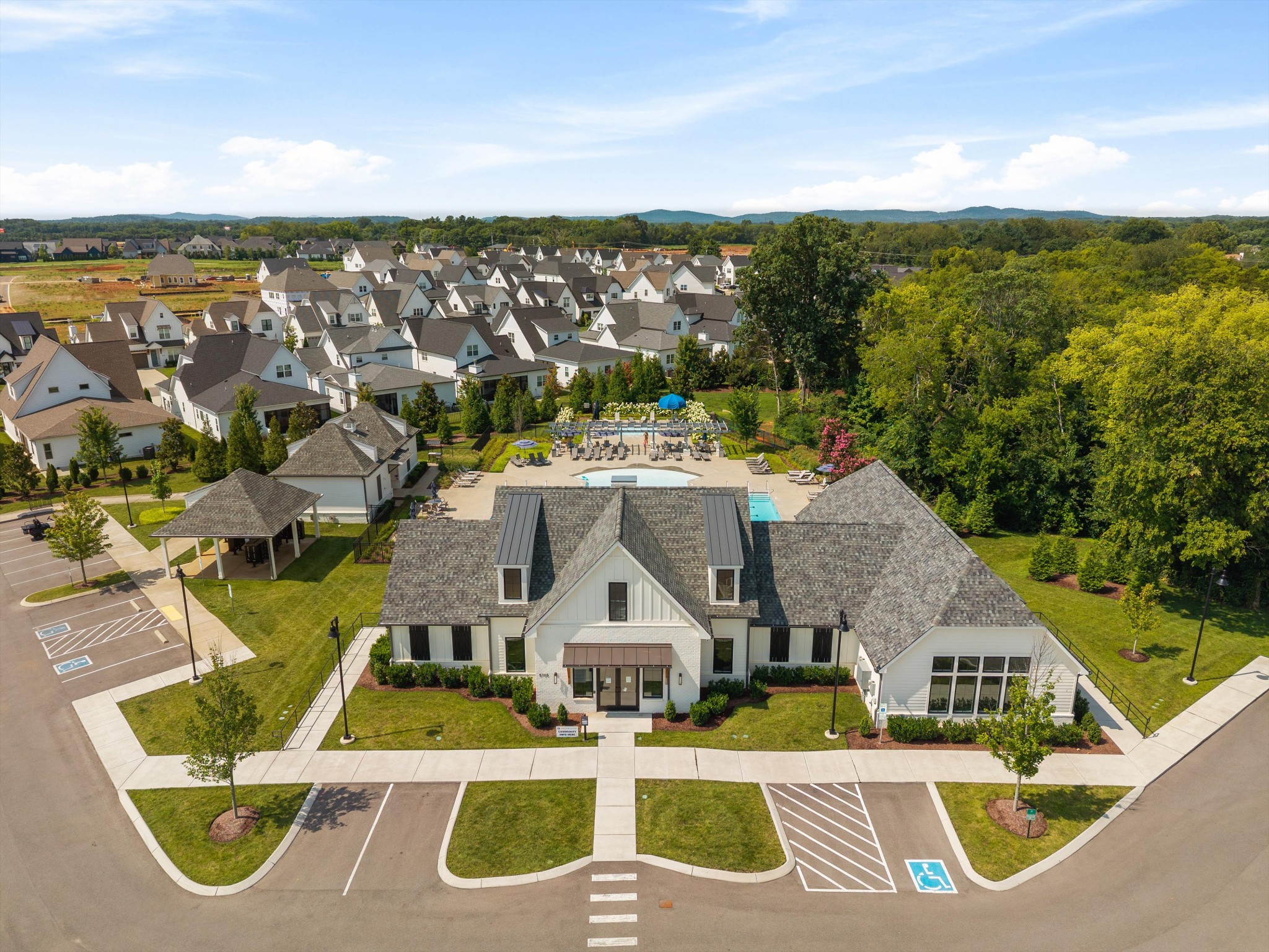 3124 Chatfield Dr