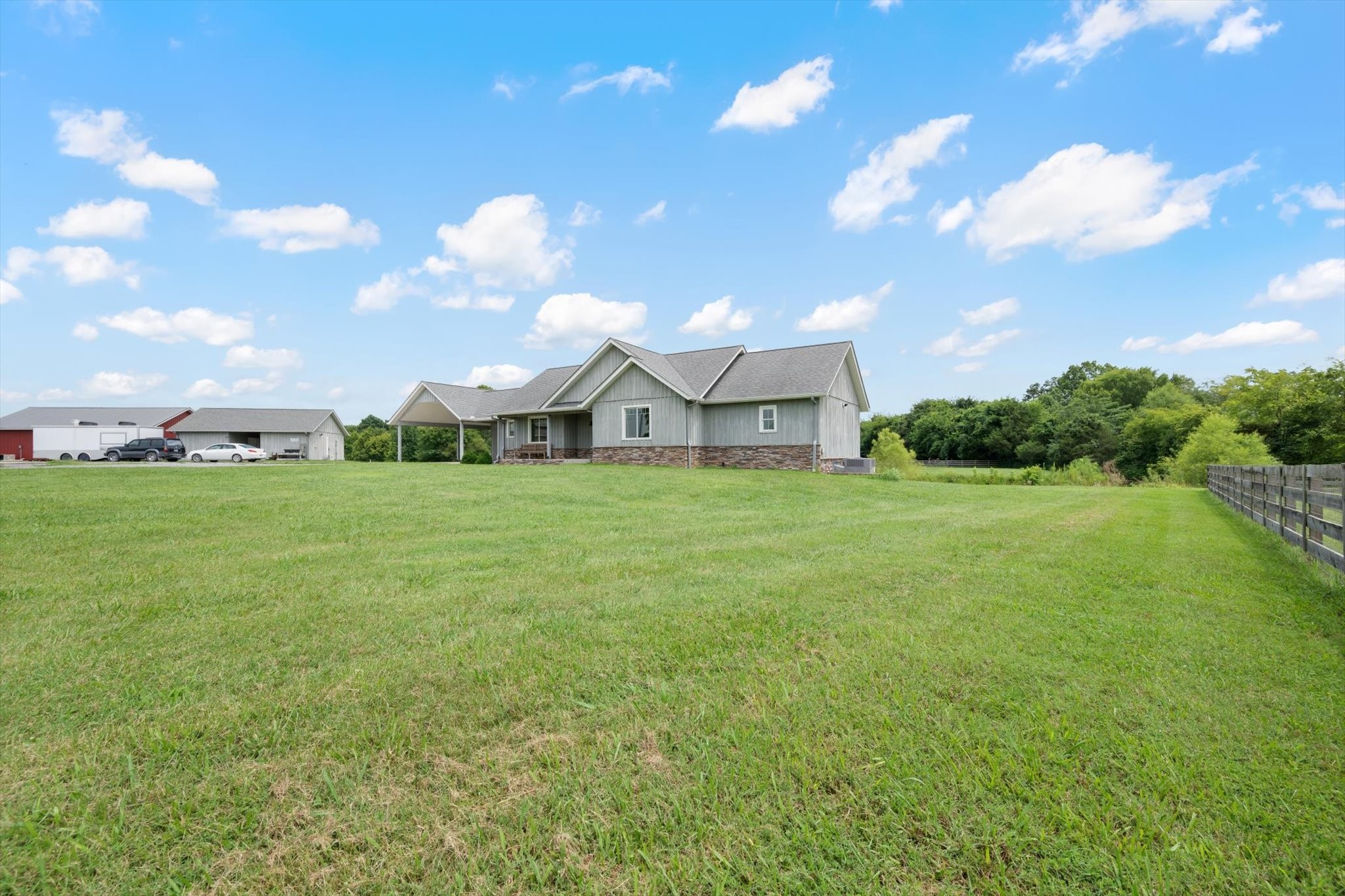 221 Eady Rd