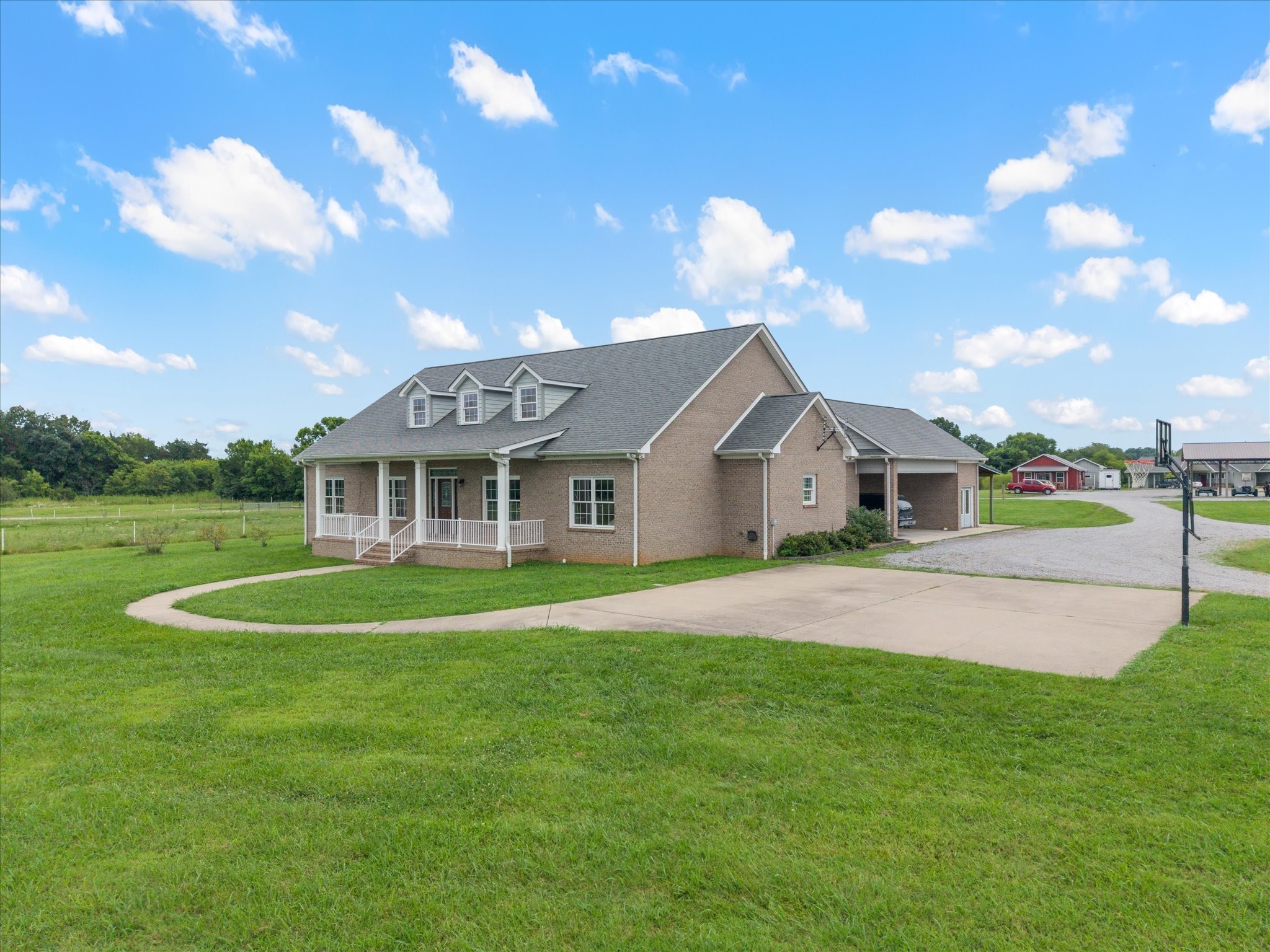 221 Eady Rd
