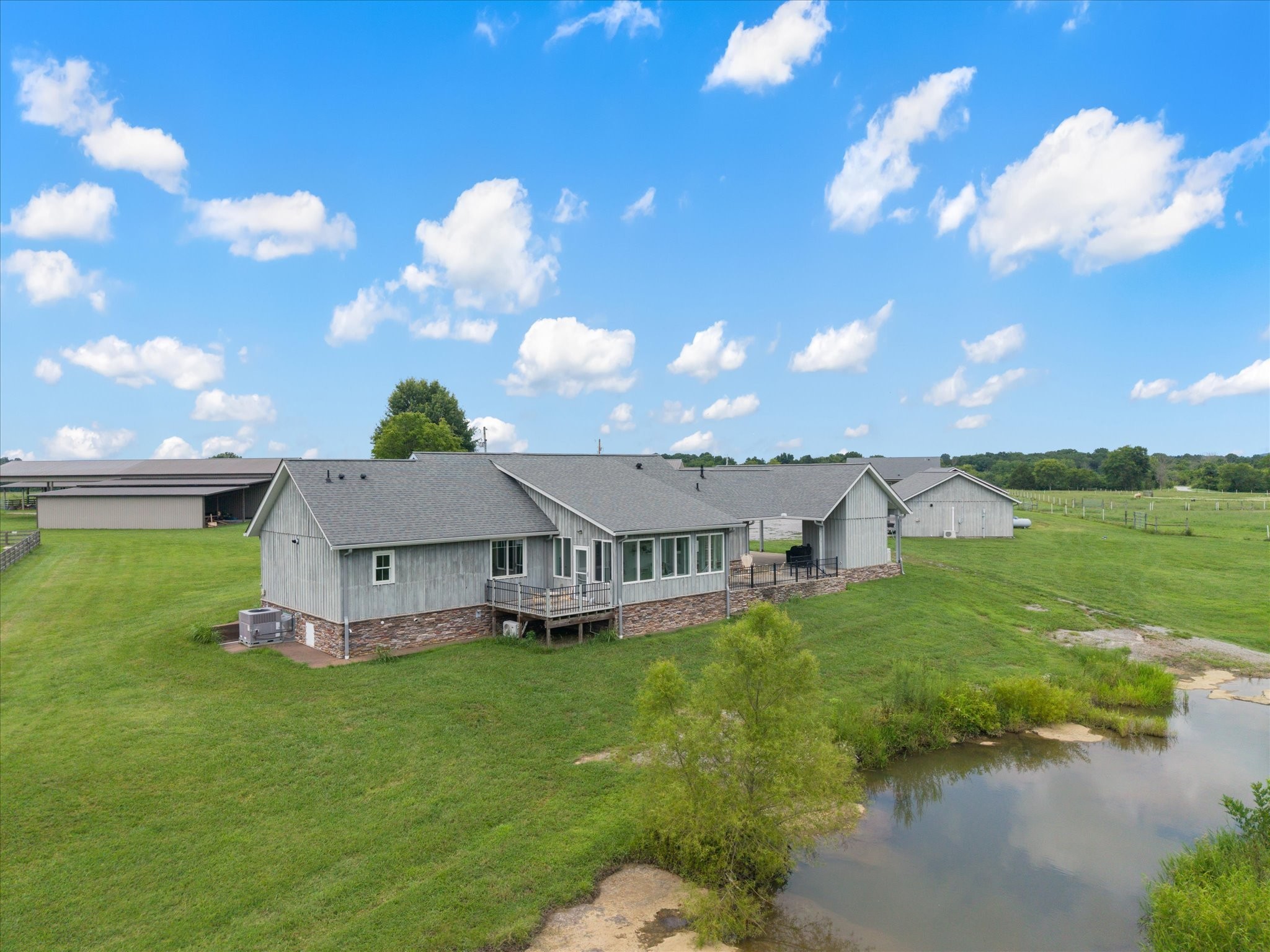 221 Eady Rd