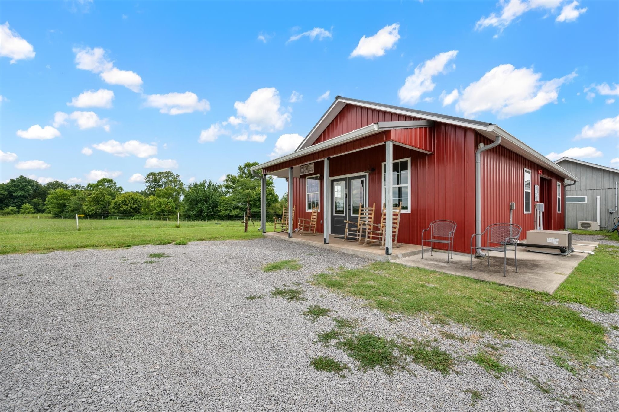 221 Eady Rd