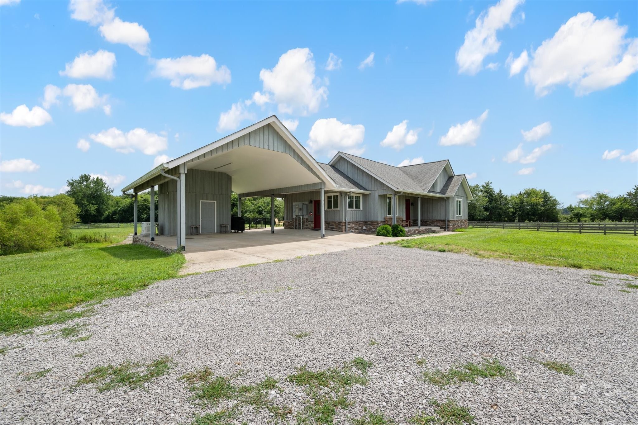 221 Eady Rd