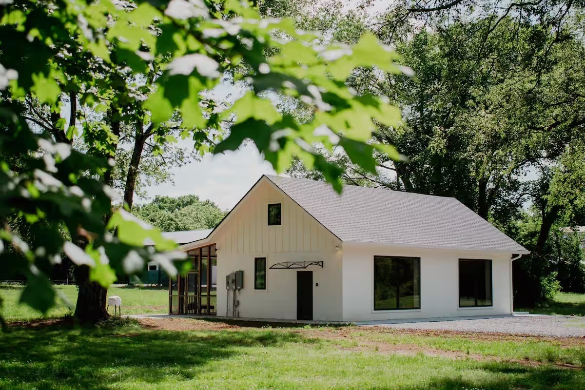 221 Eady Rd