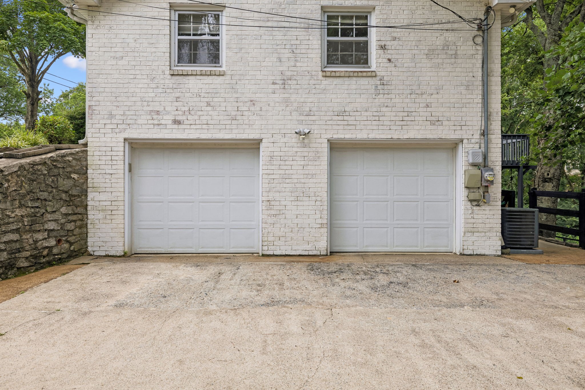 5915 Kinsdale Dr