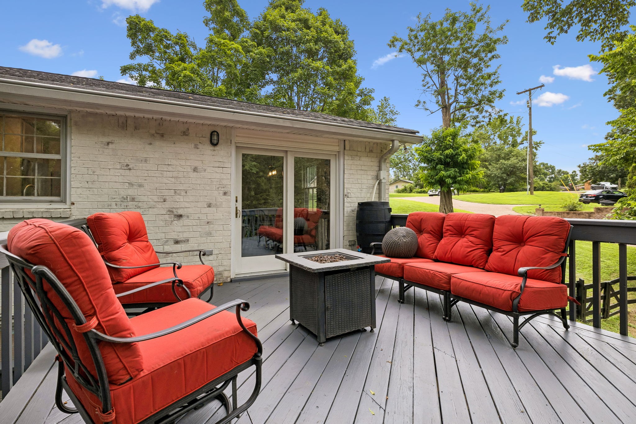 5915 Kinsdale Dr