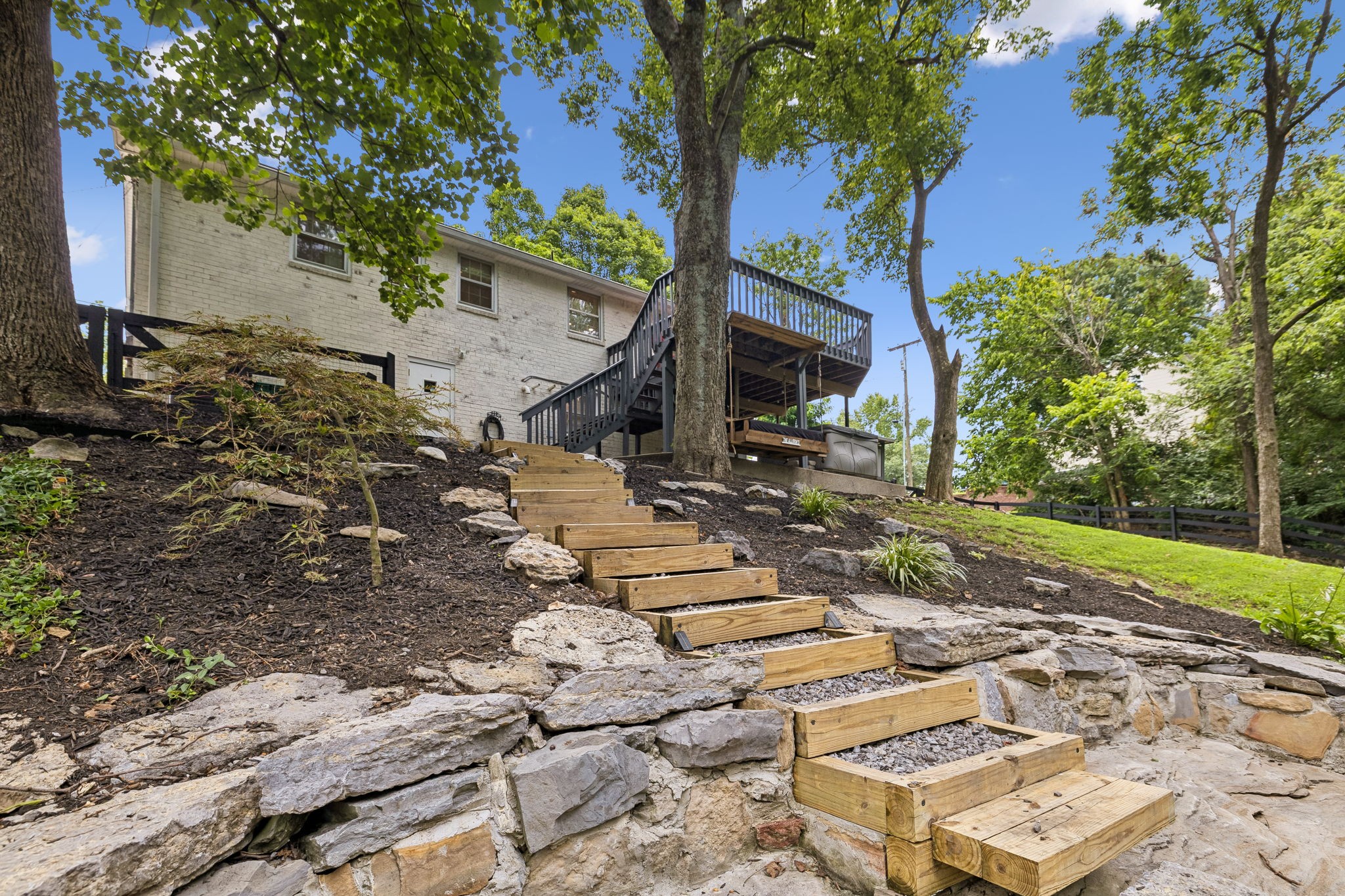 5915 Kinsdale Dr