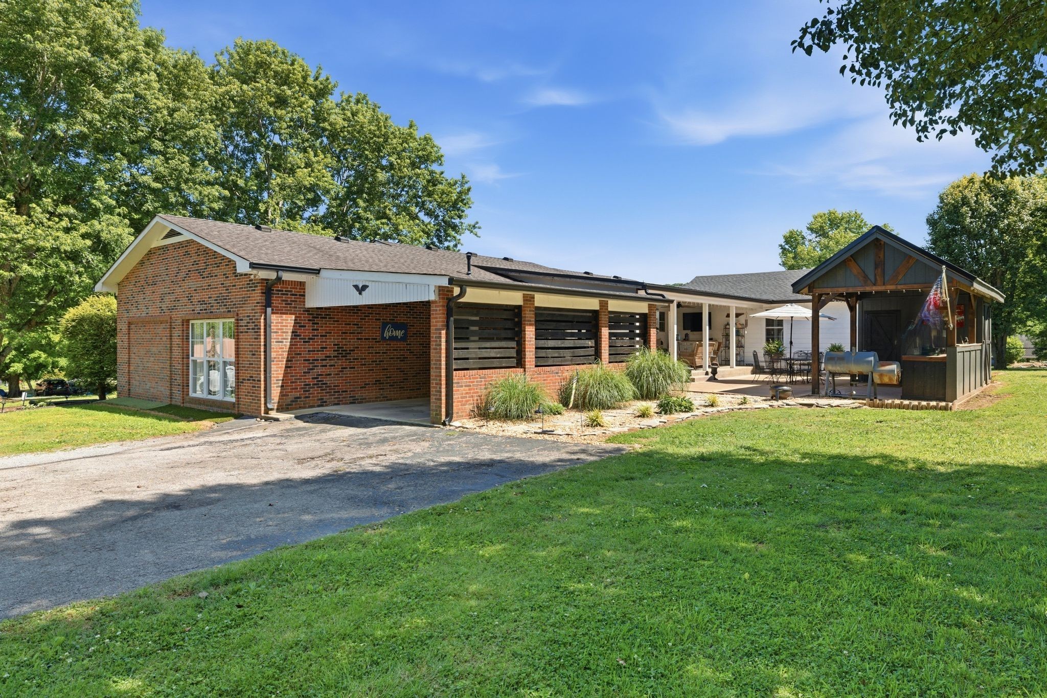 88 Riverbend Dr